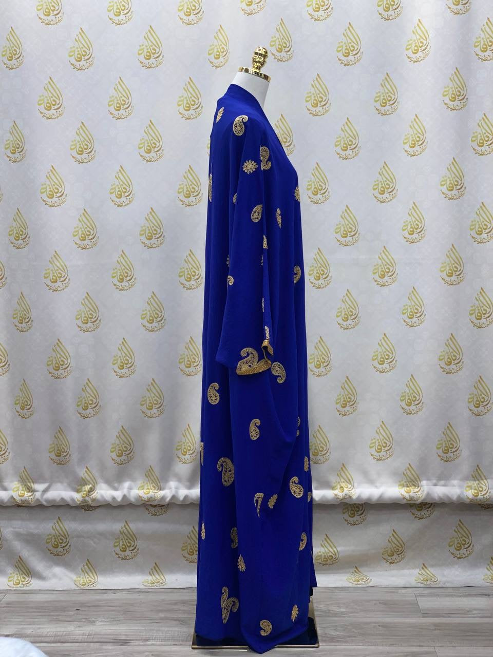 Free Size Bisht: Luxurious Comfort and Versatile Elegance