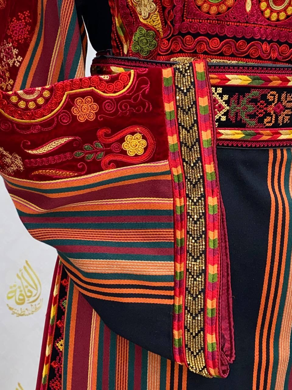 Embroidery Majdalwi Thoub With Sewing Beads