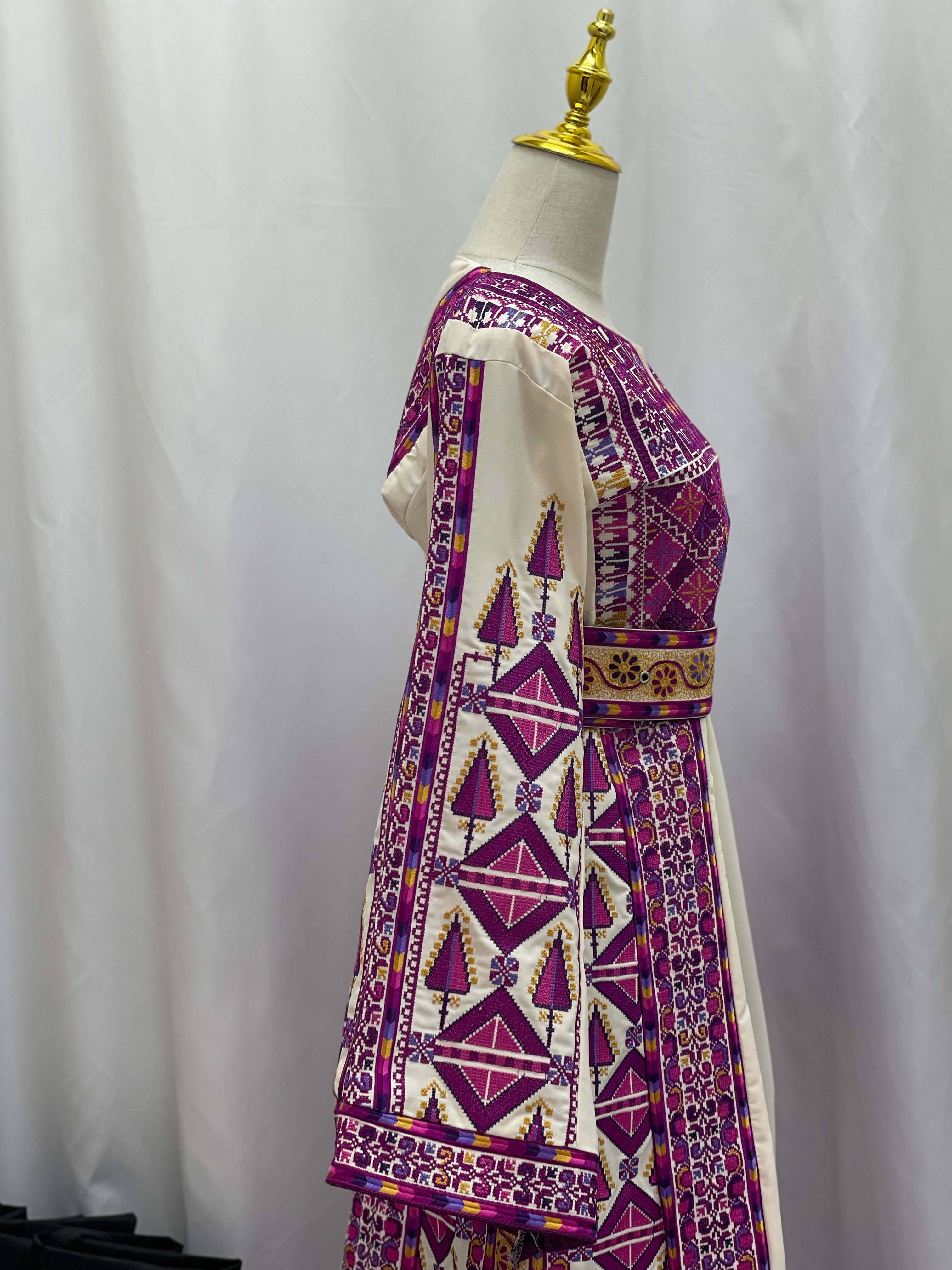 Embroidered Thoub Alsafa: Elegance and Tradition