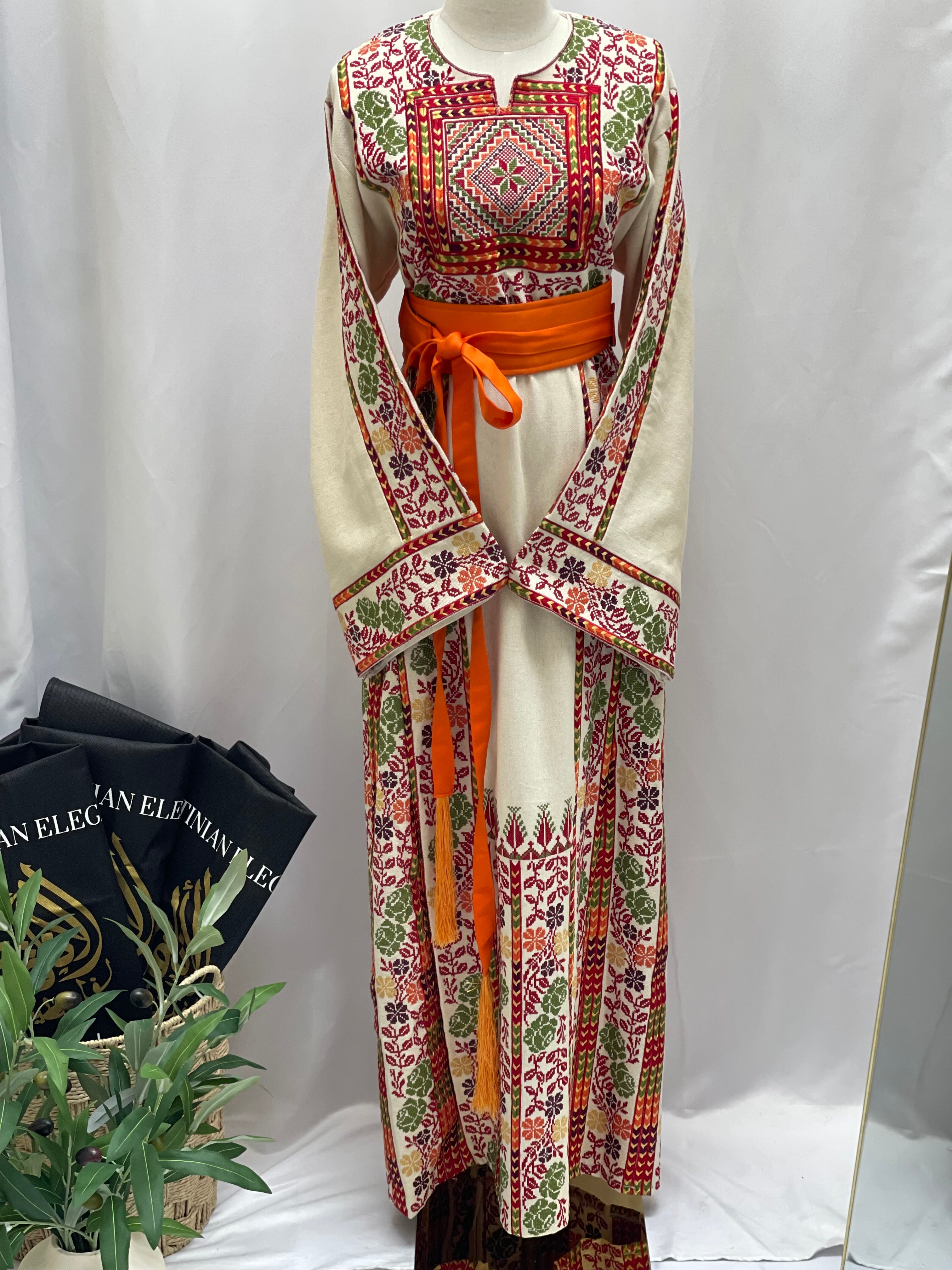 Elegant Flowers Atameen Thob with Matching Belt