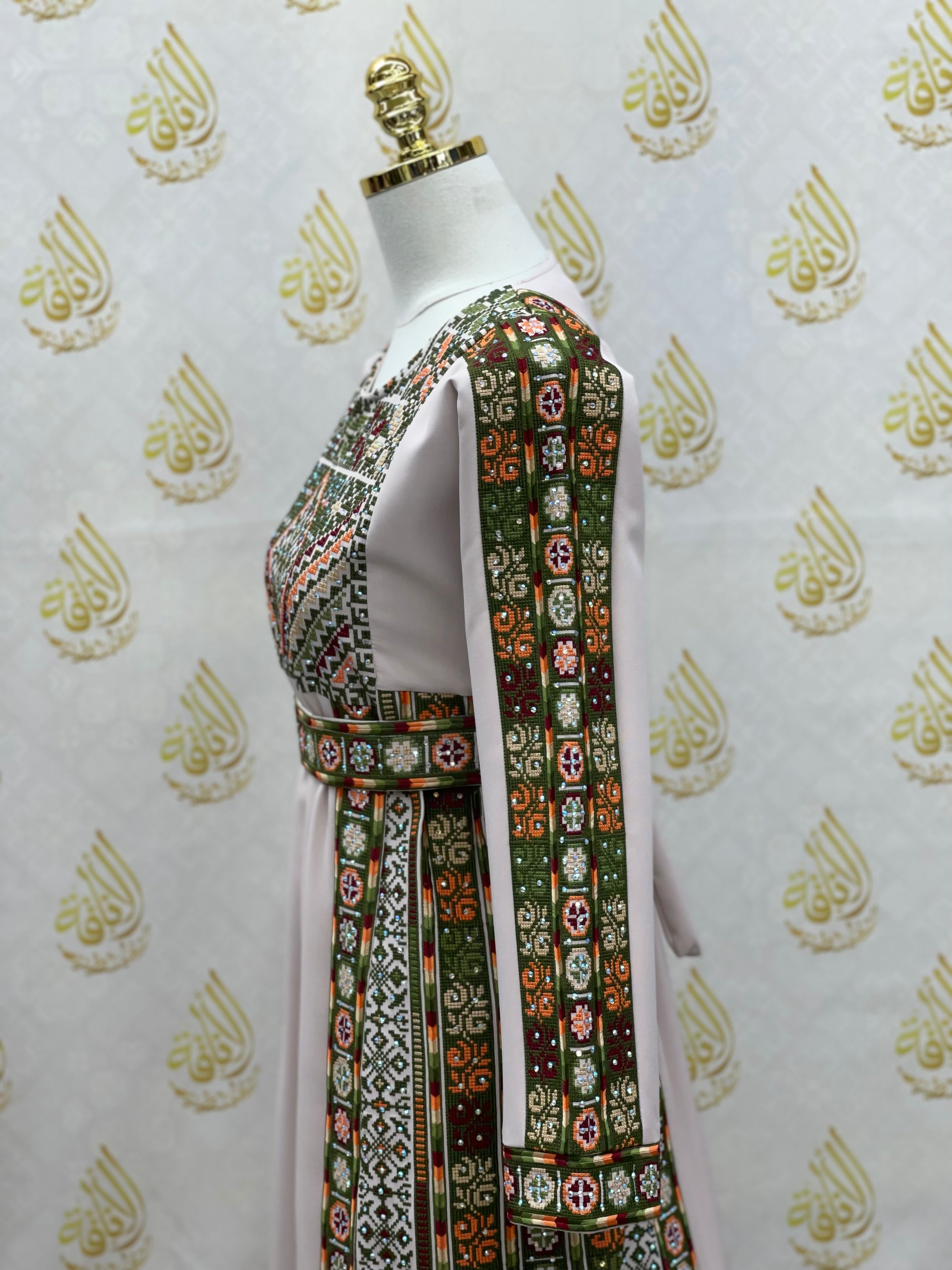 Jud Thoub: Intricate Embroidery and Timeless Elegance