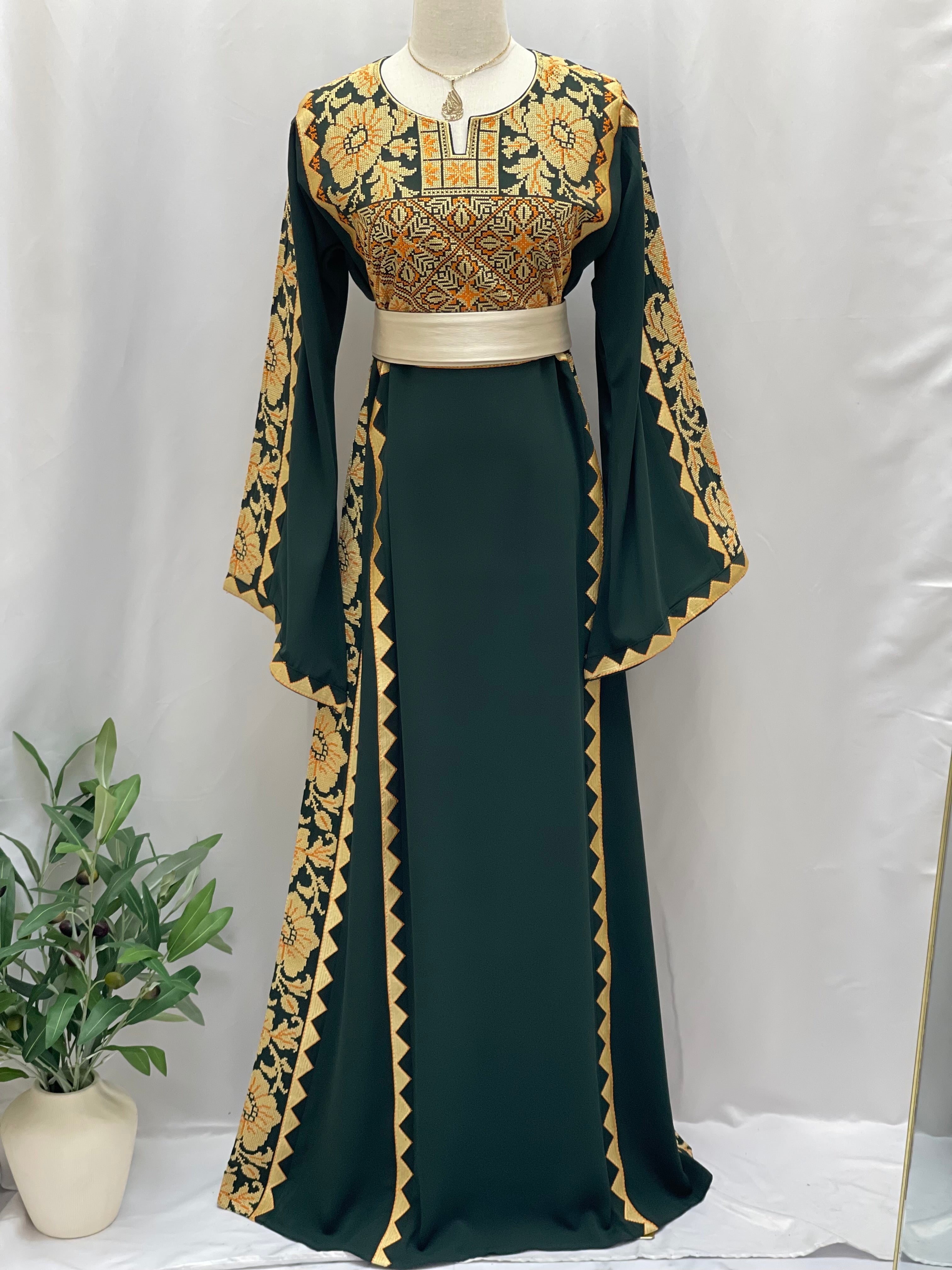 Stylish Embroidered Thoub with Dual-Style Belt: Elegance and Versatility