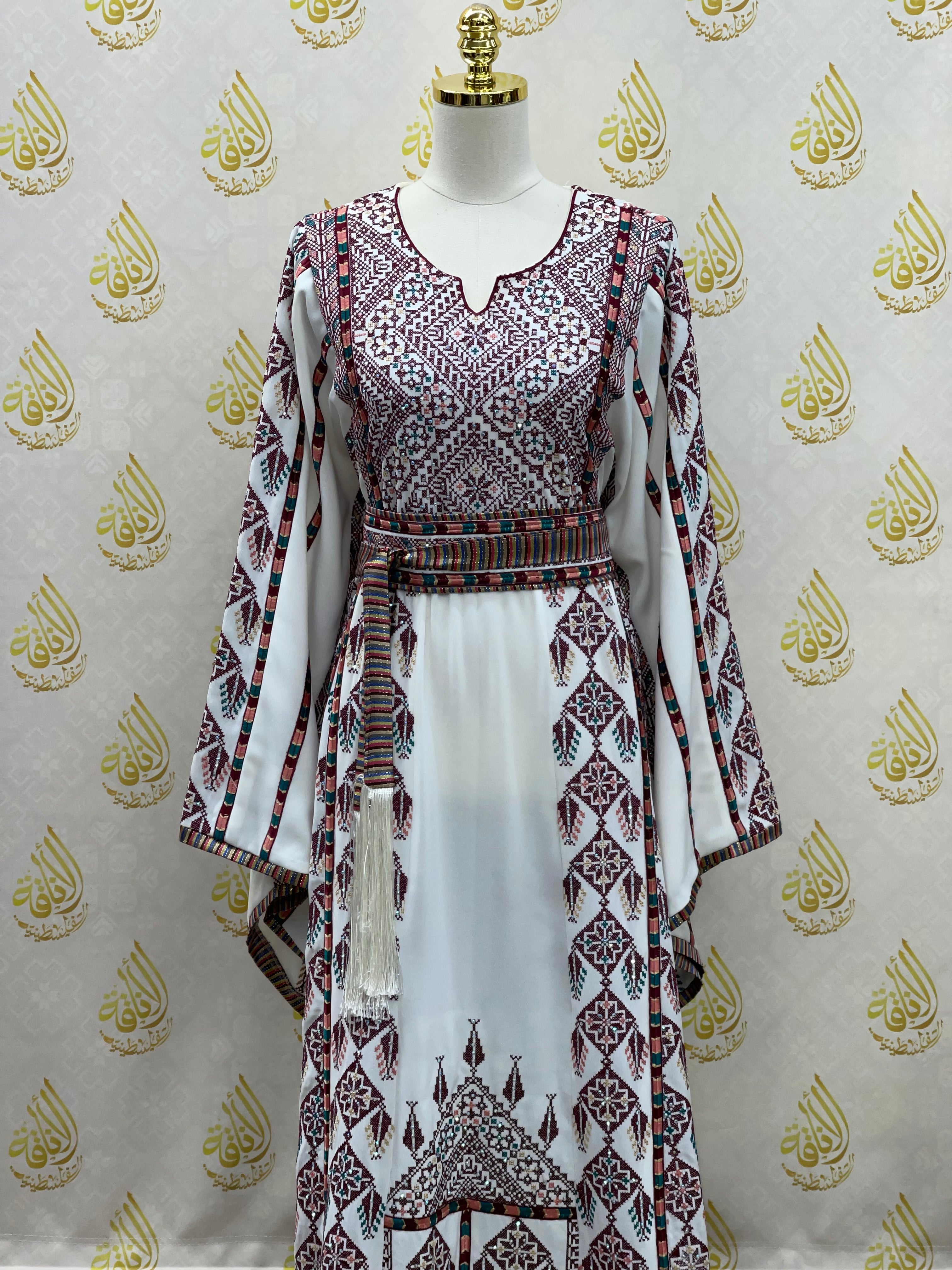 Embroidered Elegant Thoub