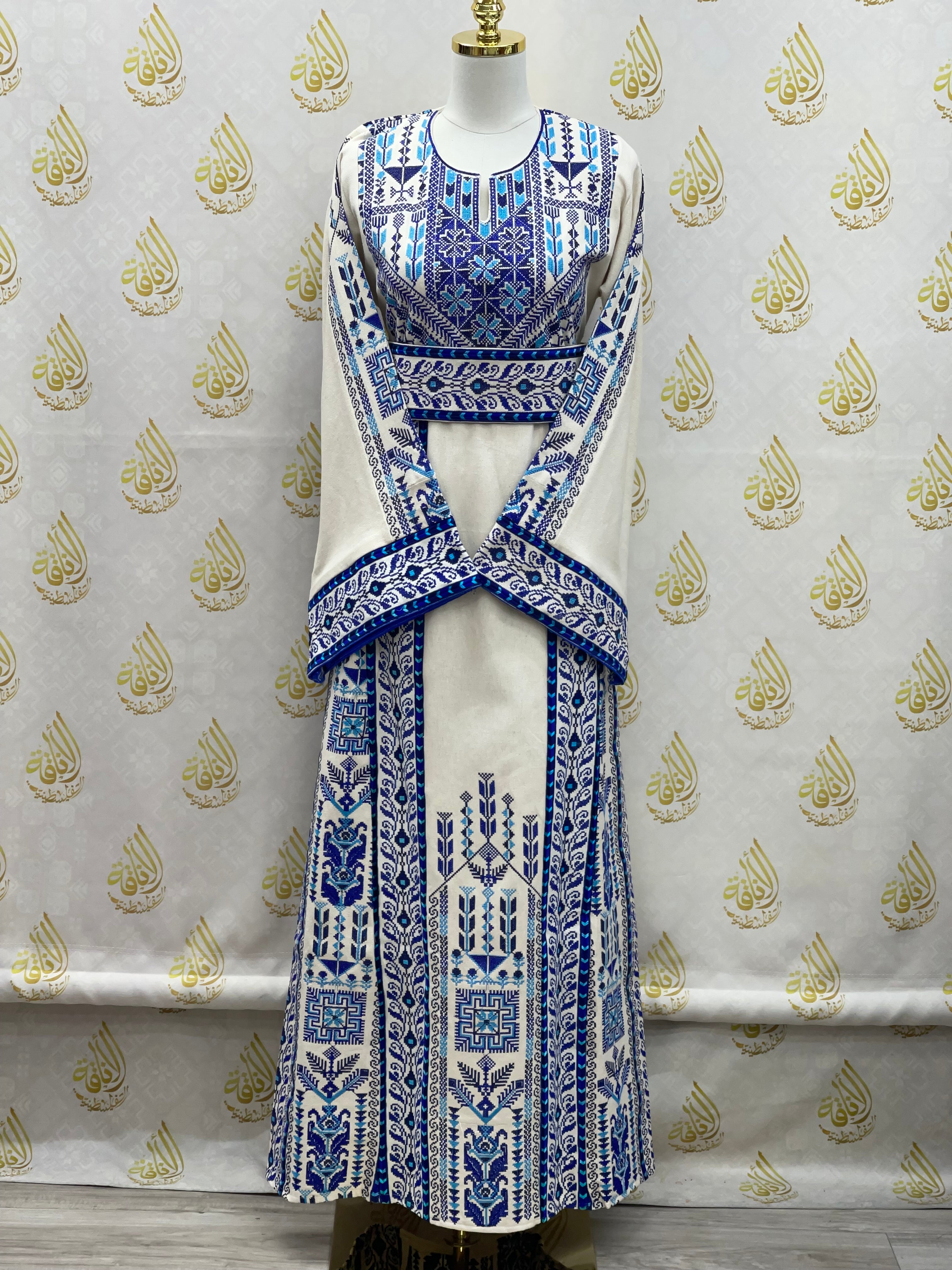 Heritage Etamin Embroidery: Timeless Craftsmanship for Elegant Creations