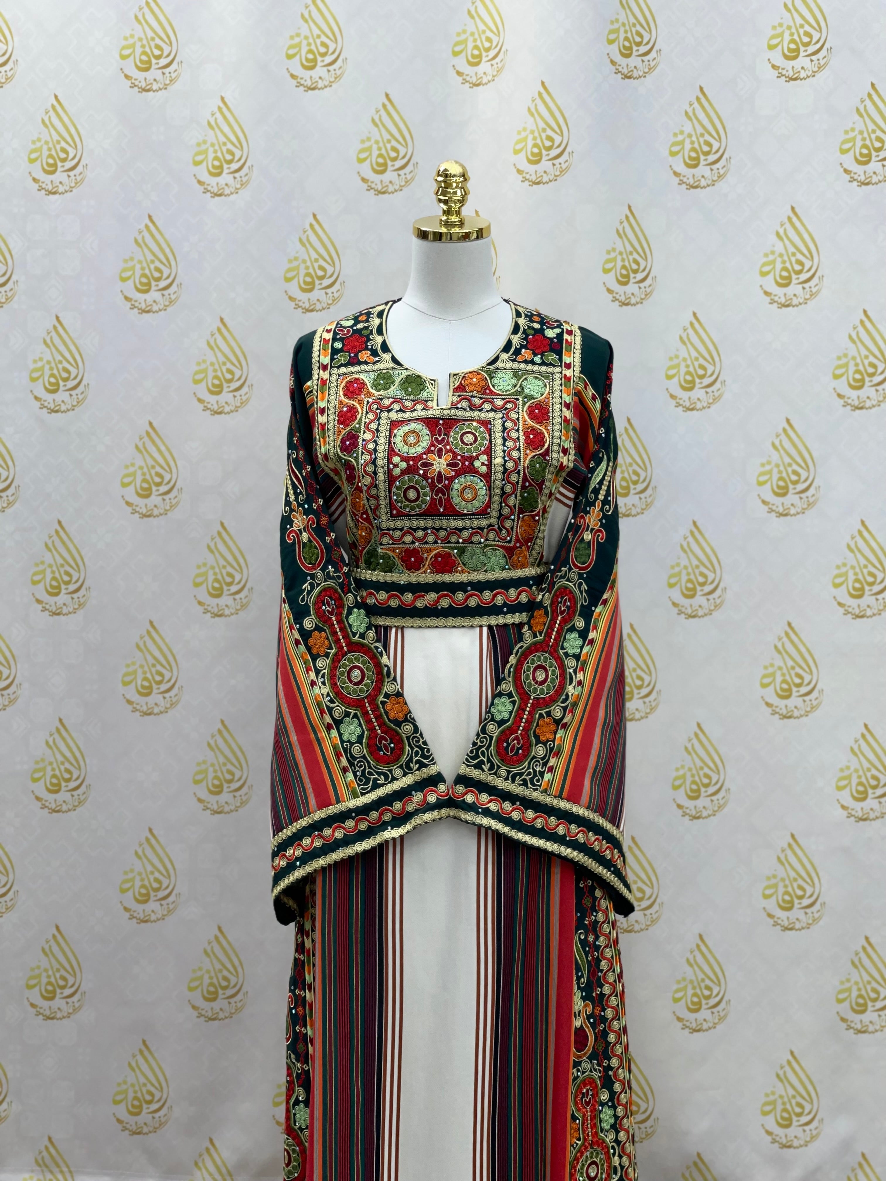 Exquisite Embroidered Majdalwi Thoub: A Celebration of Tradition