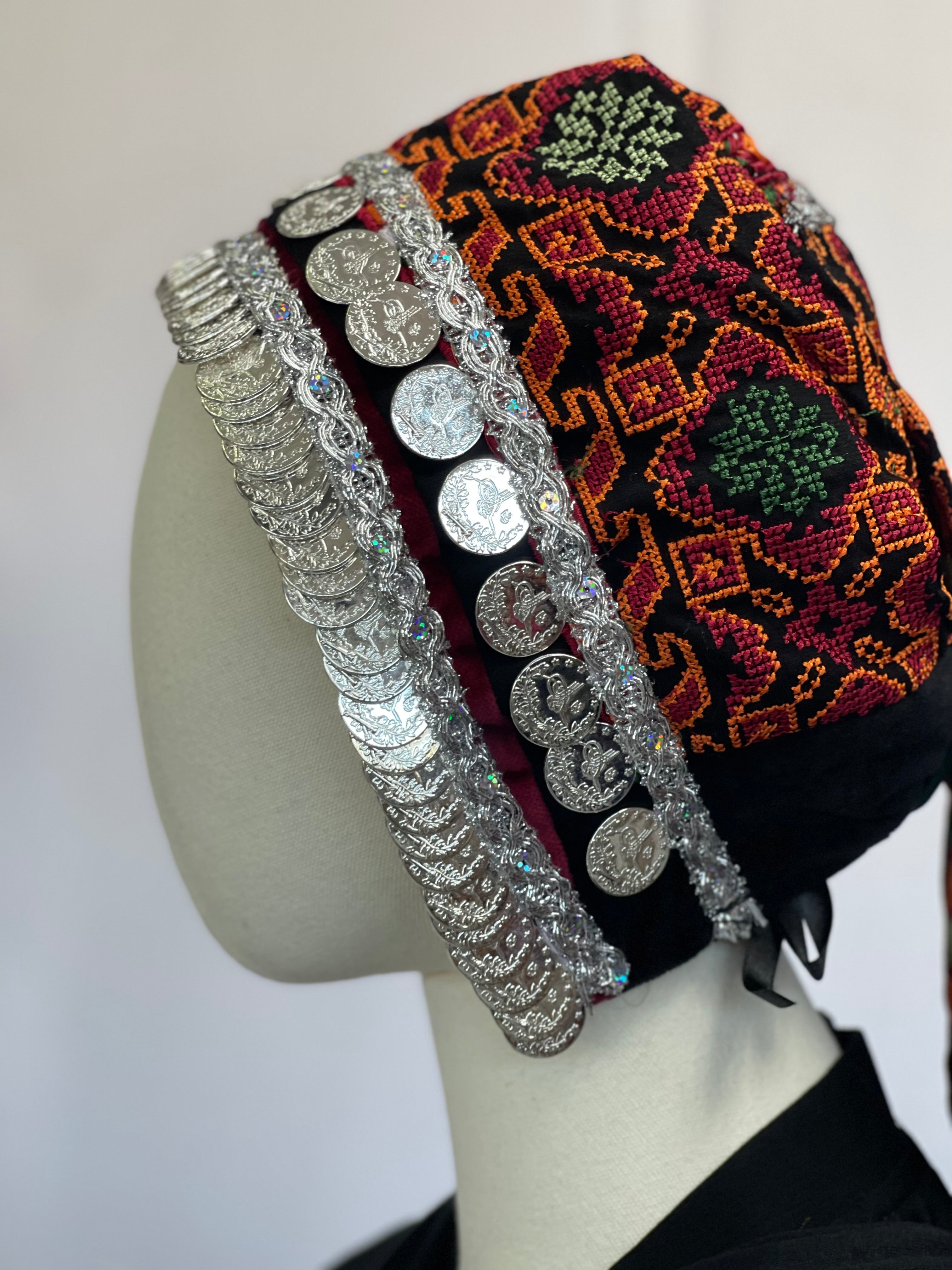 Exquisite Craftsmanship: Authentic Silver Liras Awka Palestinian Elegance