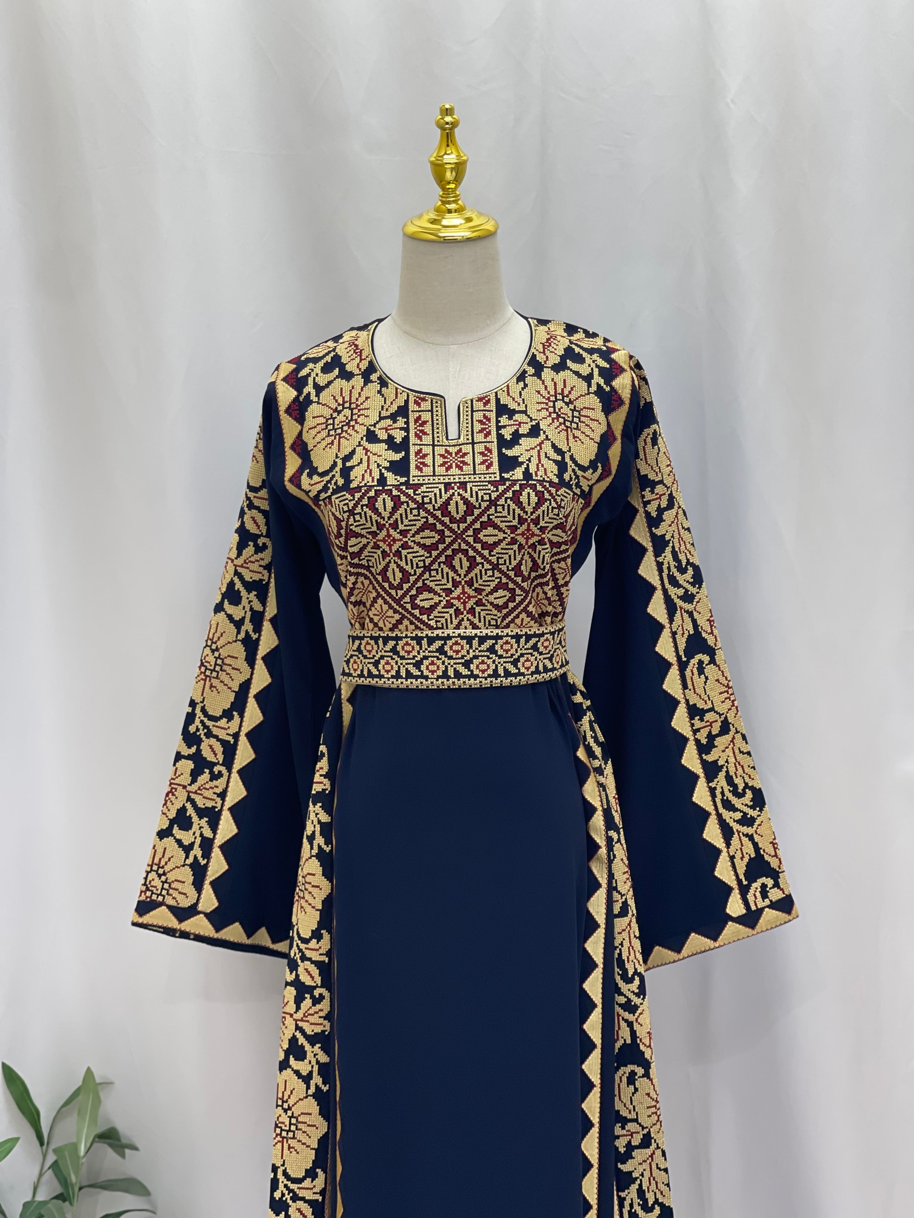 Stylish Embroidered Thoub with Dual-Style Belt: Elegance and Versatility