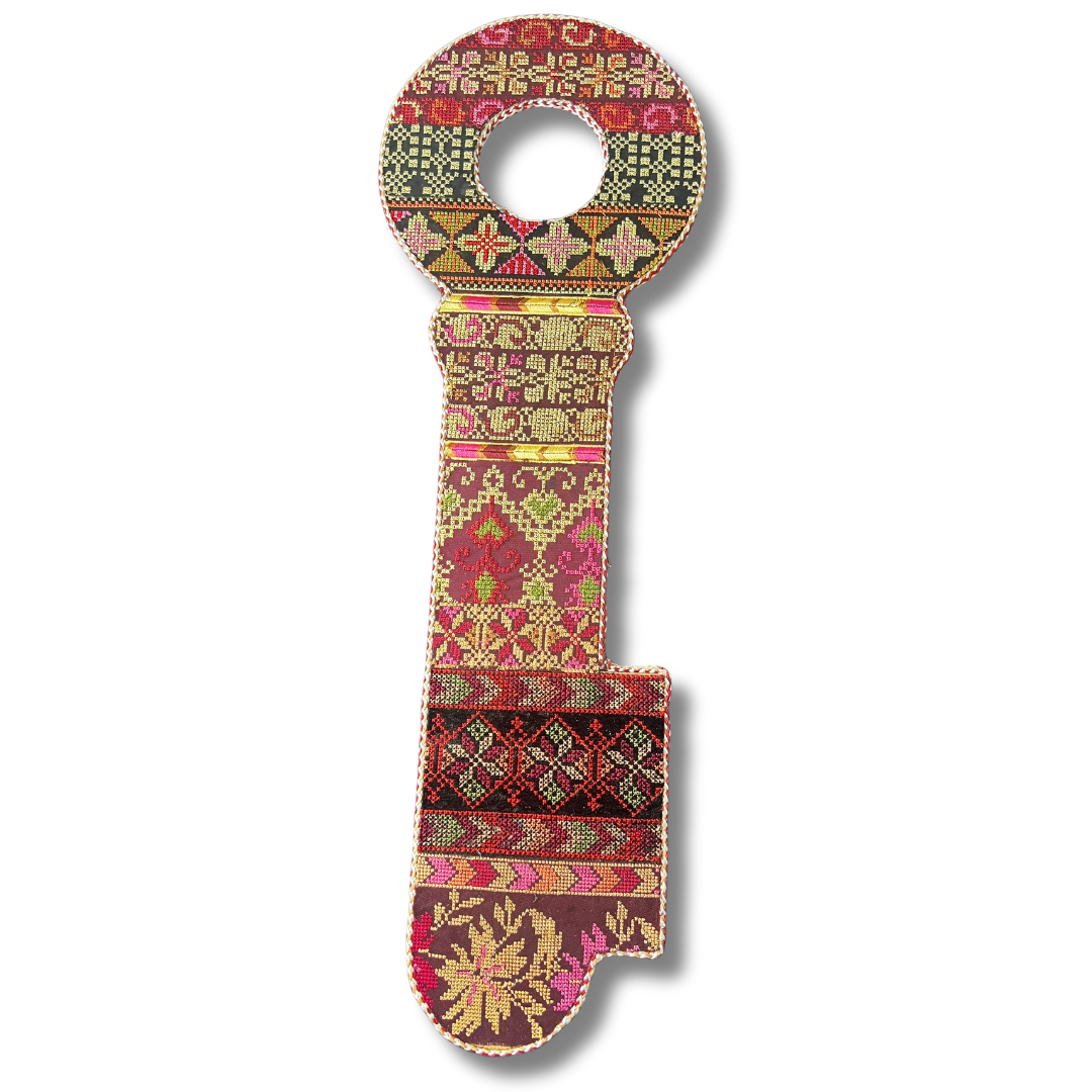 Key-Shaped Tatreez Design Accessory - High-Quality Craftsmanship