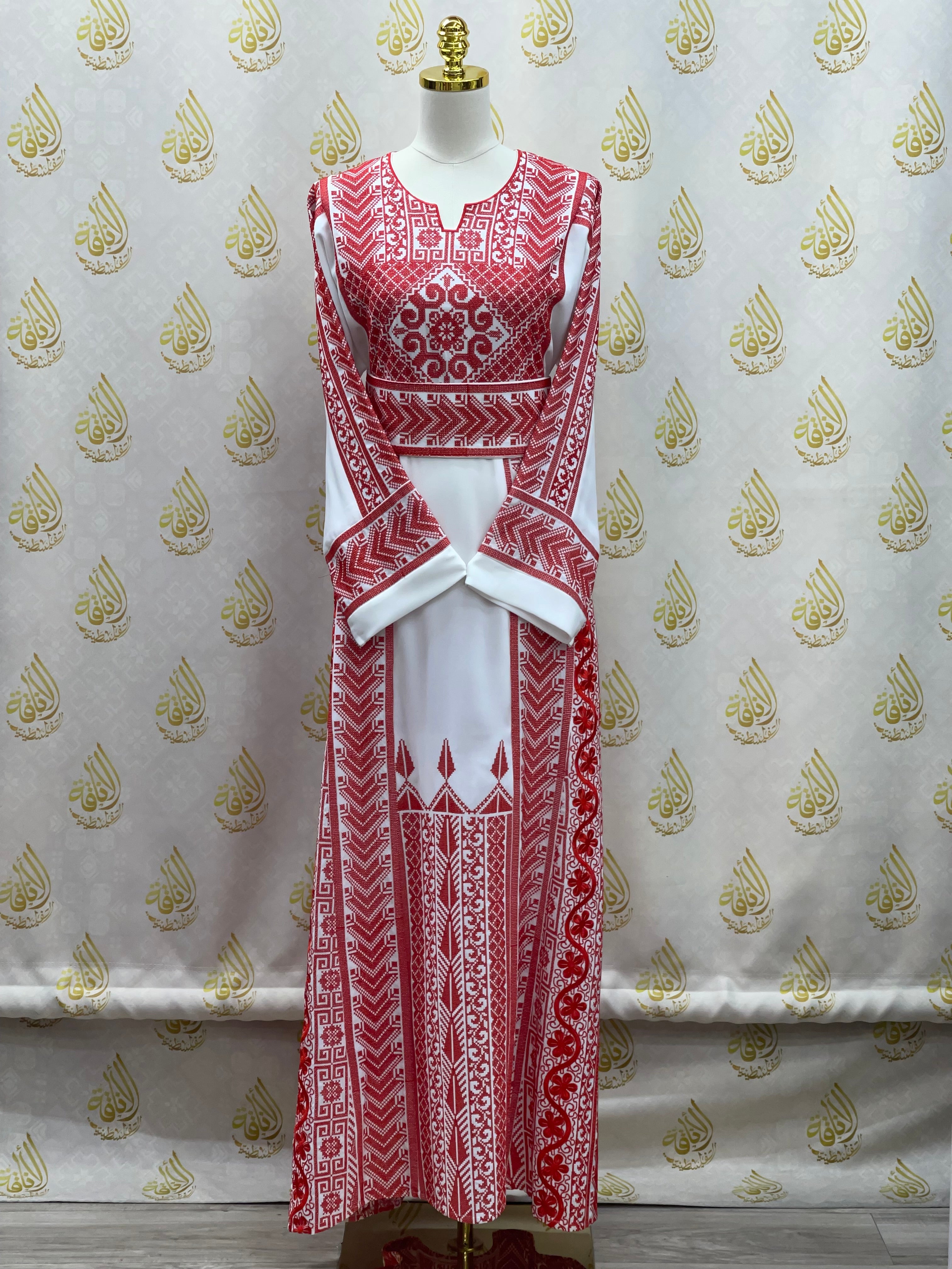 Unique Embroidered Thoub: Elegance & Cultural Heritage