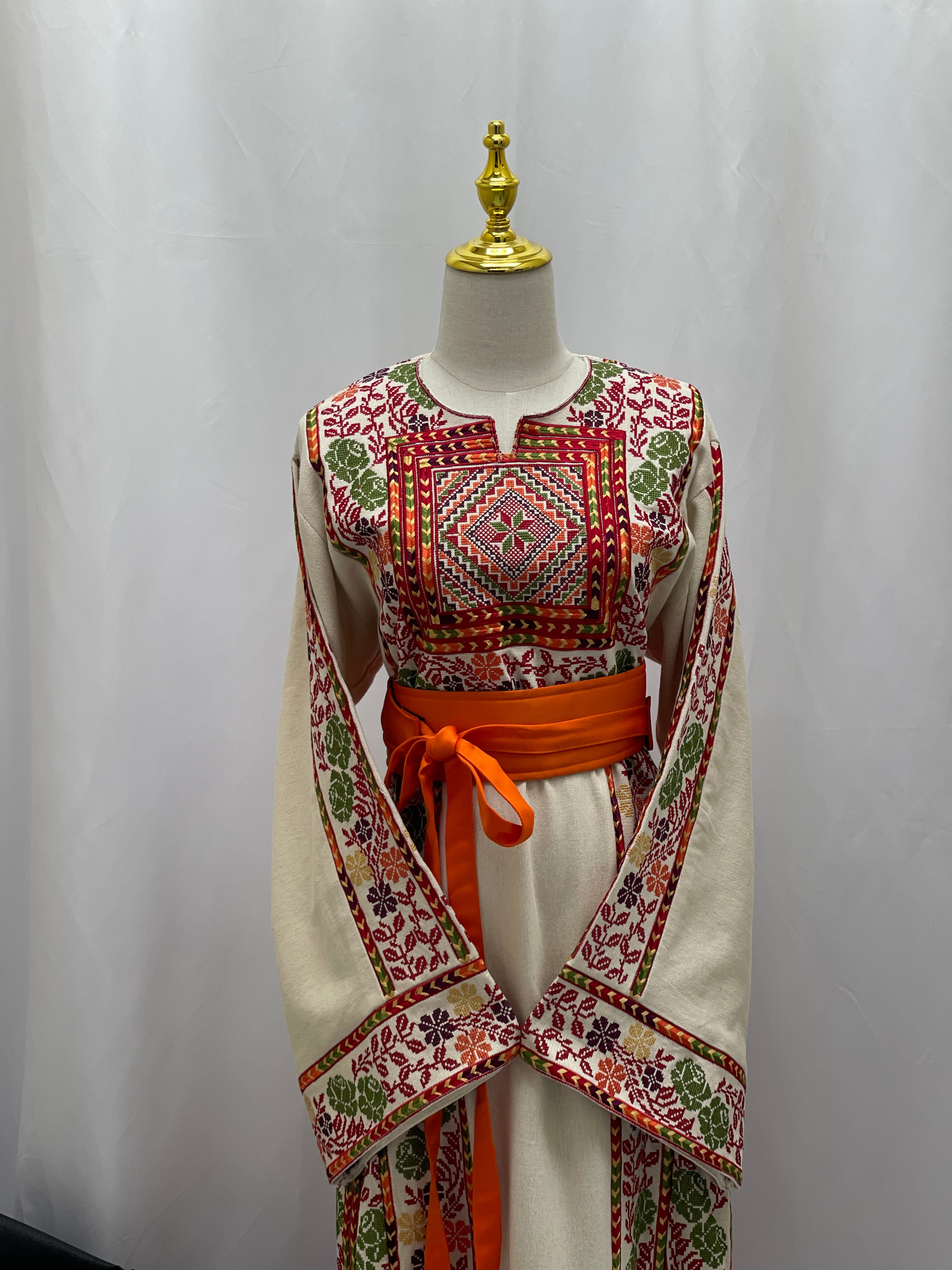 Elegant Flowers Atameen Thob with Matching Belt