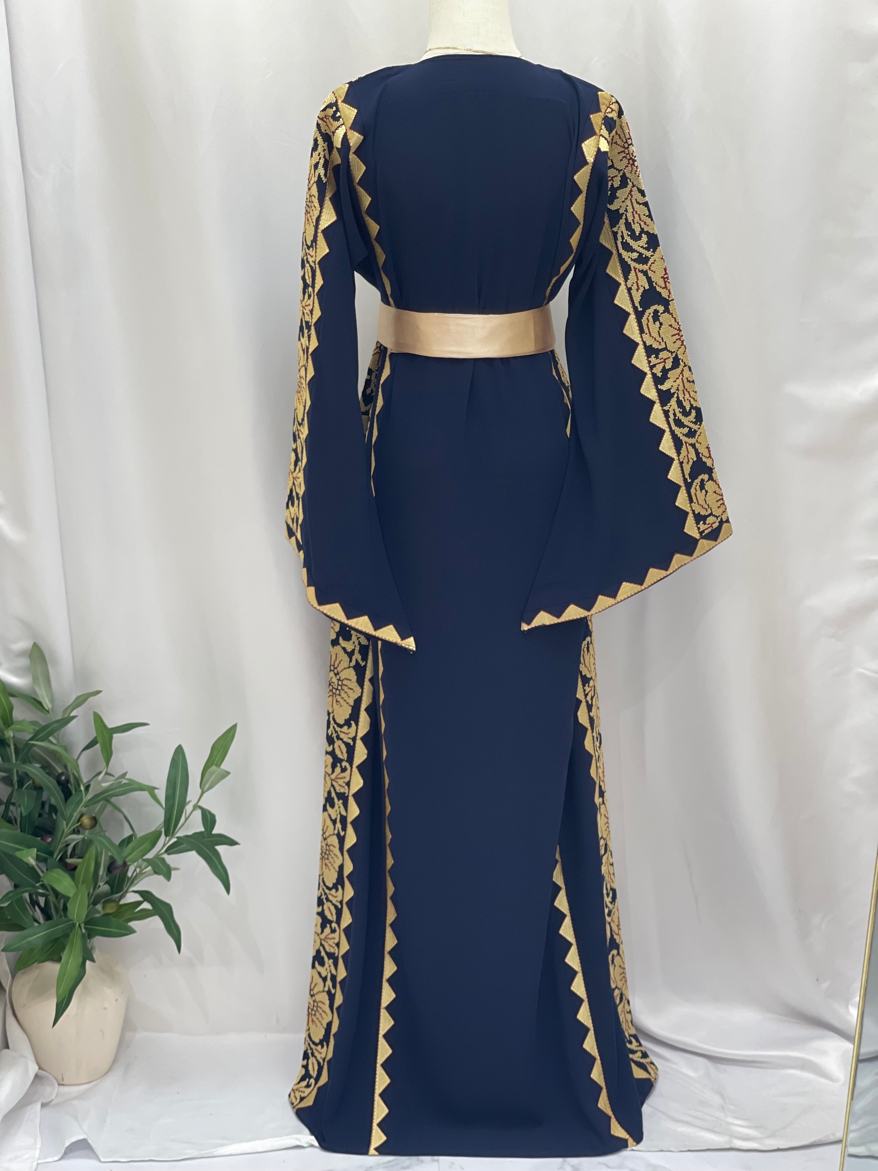 Stylish Embroidered Thoub with Dual-Style Belt: Elegance and Versatility