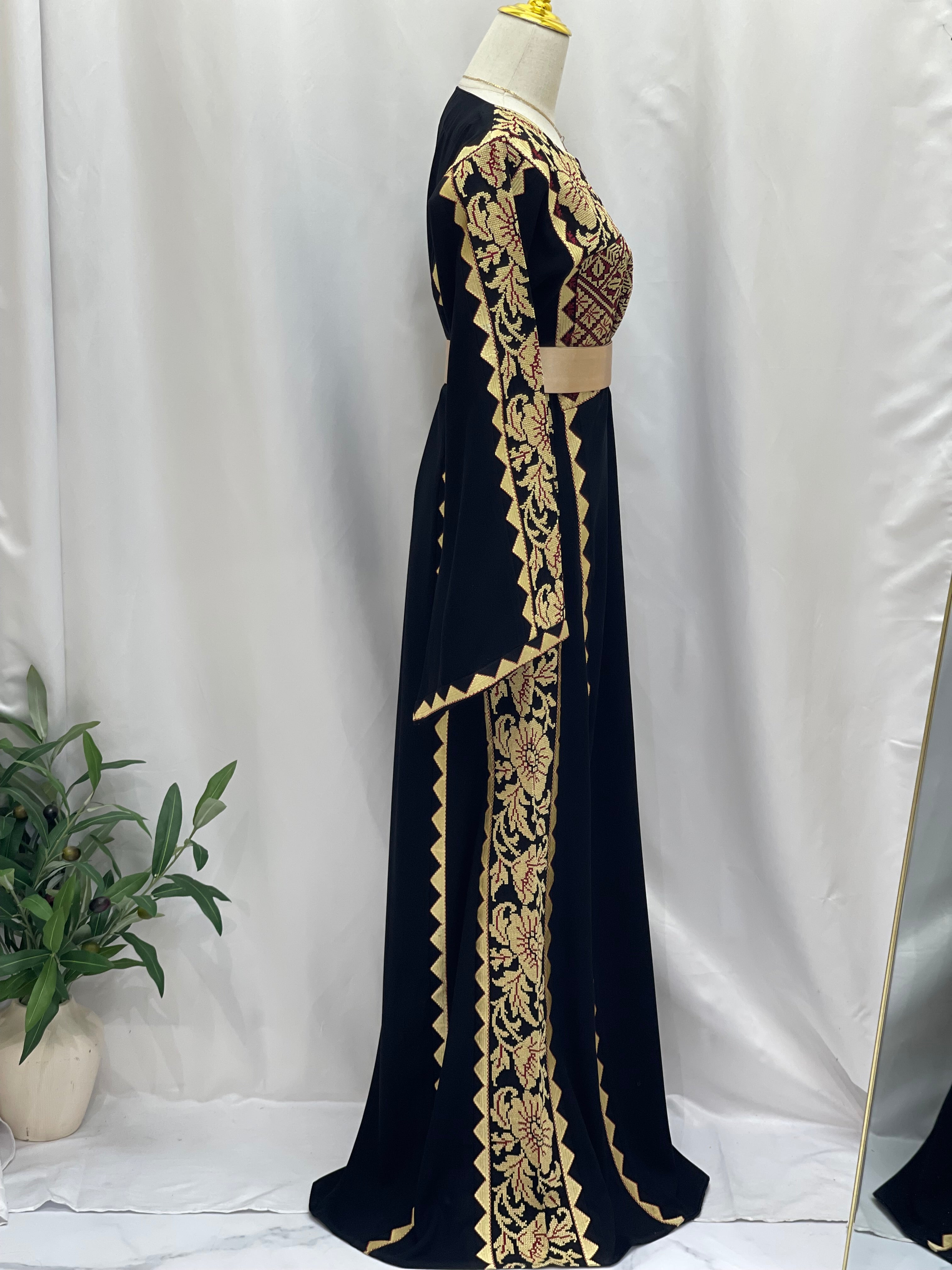 Modern Style Embroidered Thoub