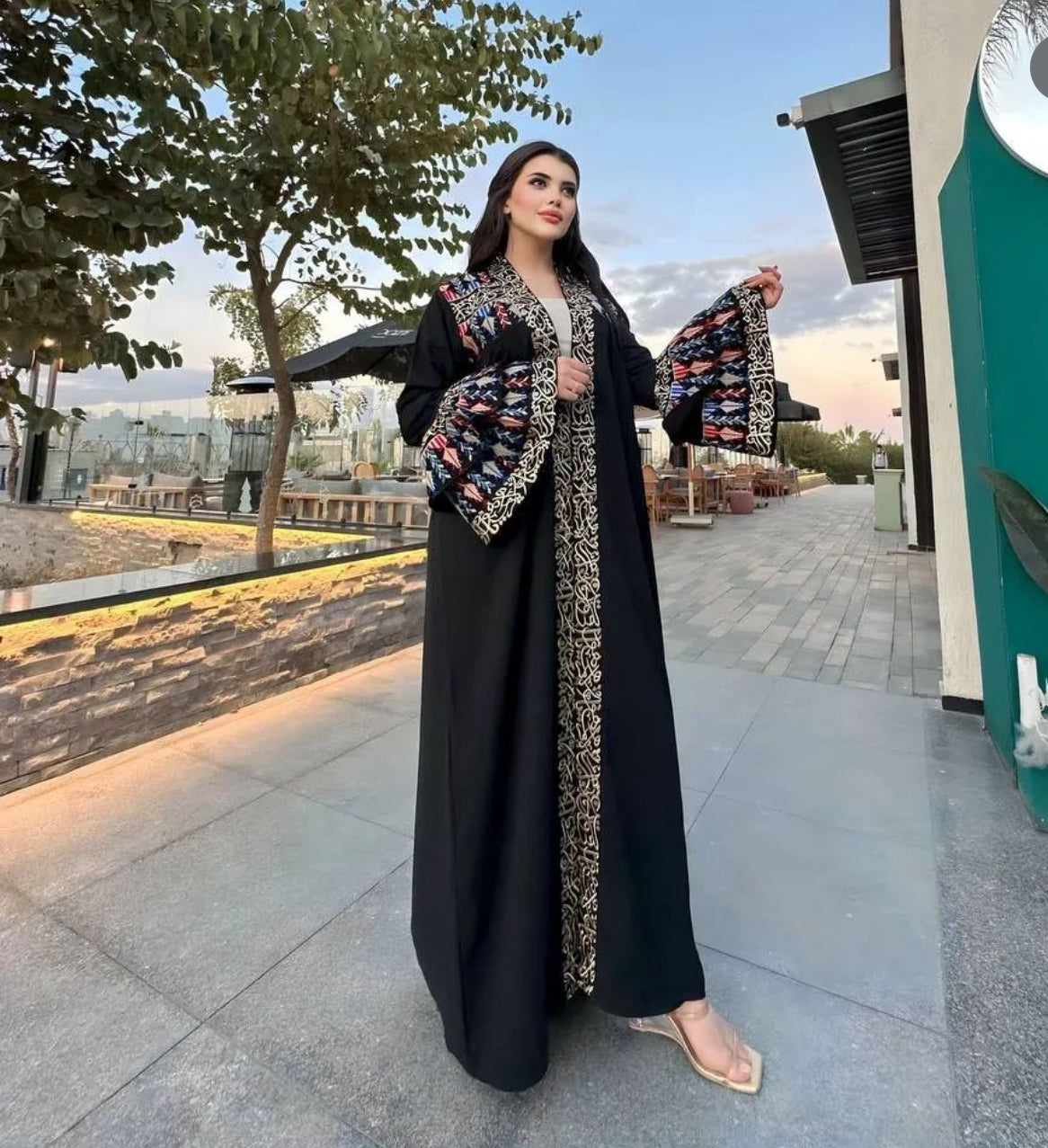 Traditional Open Abaya with Arabic Writing: Elegance and Cultural Heritage