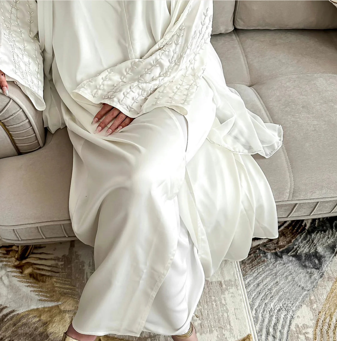 Handmade Beaded Abaya: Exquisite Craftsmanship and Timeless Elegance