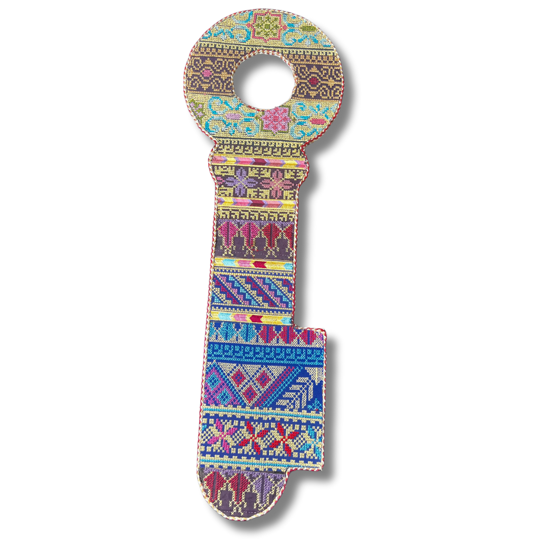 Key-Shaped Tatreez Design Accessory - High-Quality Craftsmanship