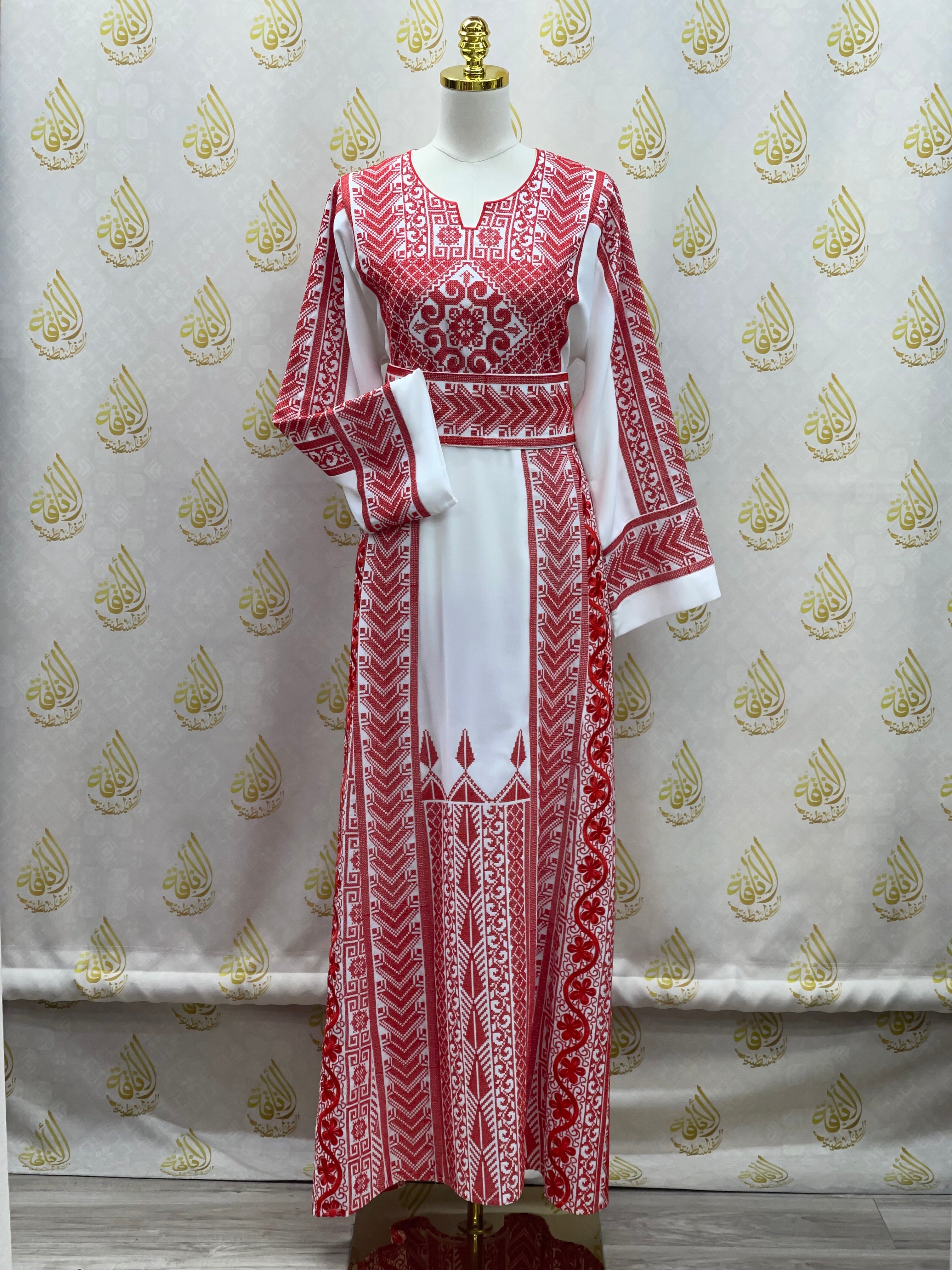 Unique Embroidered Thoub: Elegance & Cultural Heritage