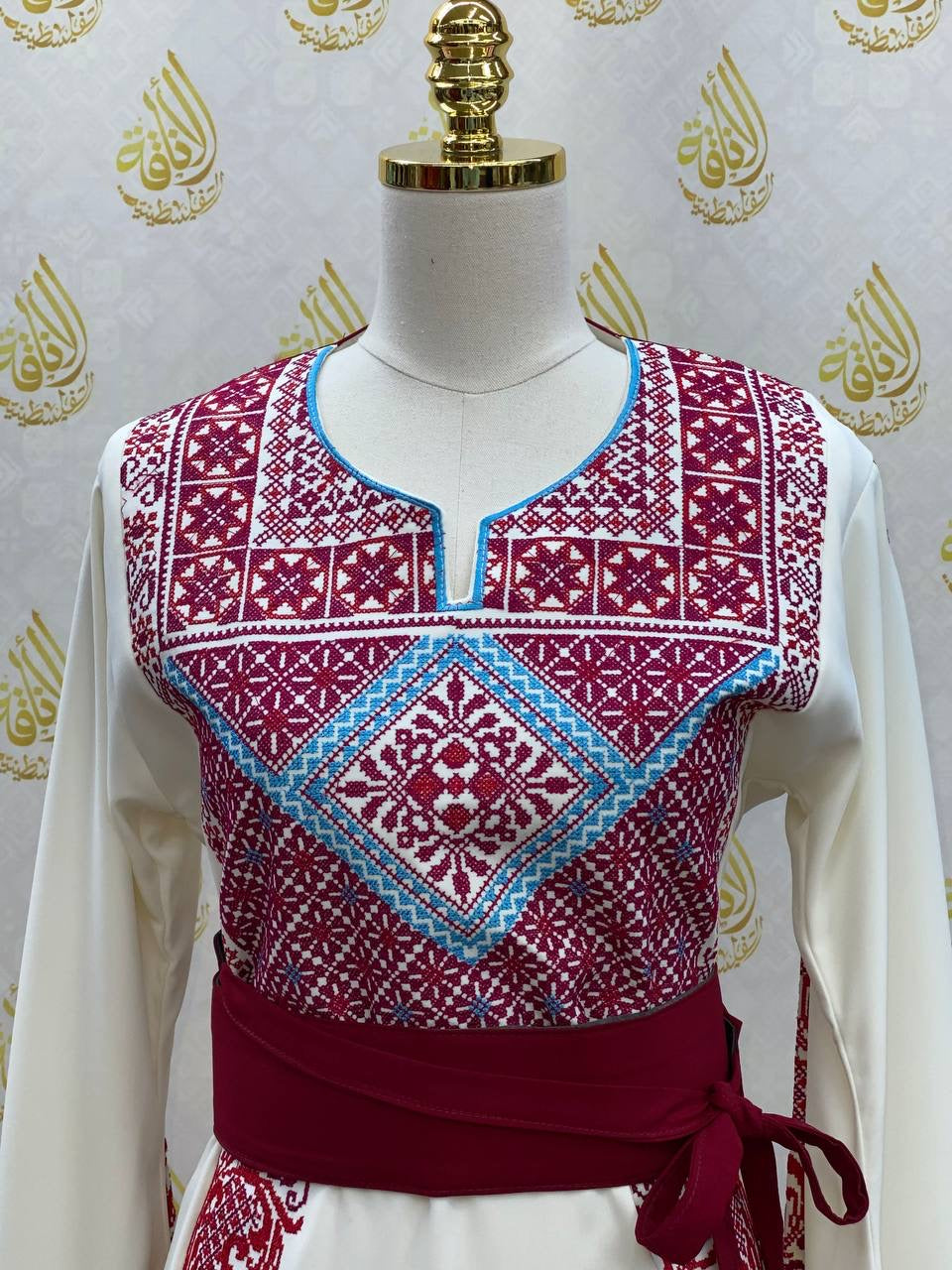 6 Venis Sofia Embroidery Thoub: Exquisite Craftsmanship and Timeless Elegance