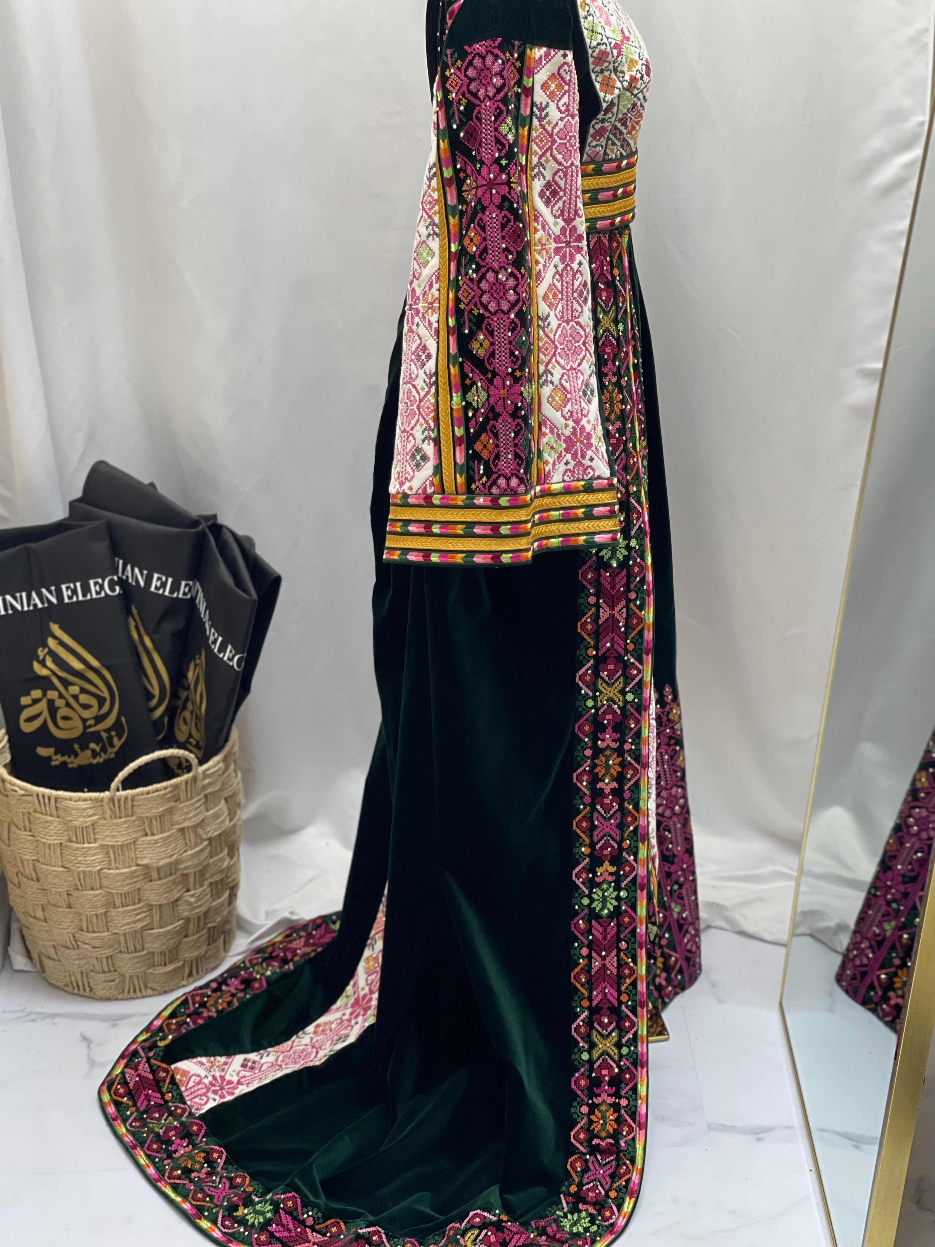 Embroidered Velvet Thoub With Skirt