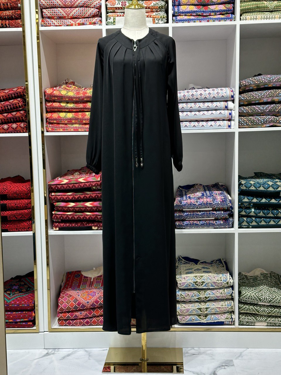 Umra Abaya: Comfort, Style, and Versatility