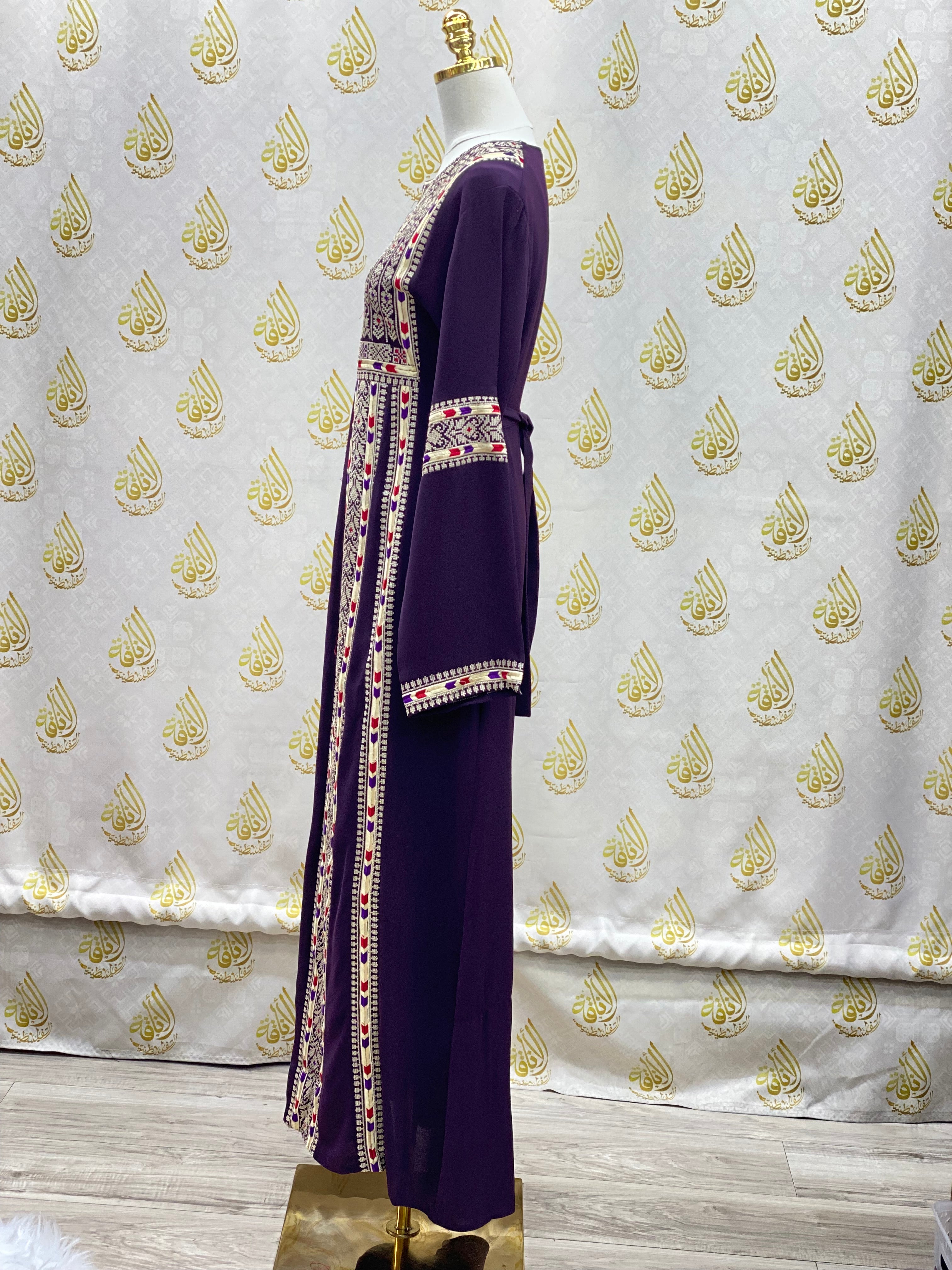 Abaya Embroidery: Luxurious Elegance and Intricate Craftsmanship