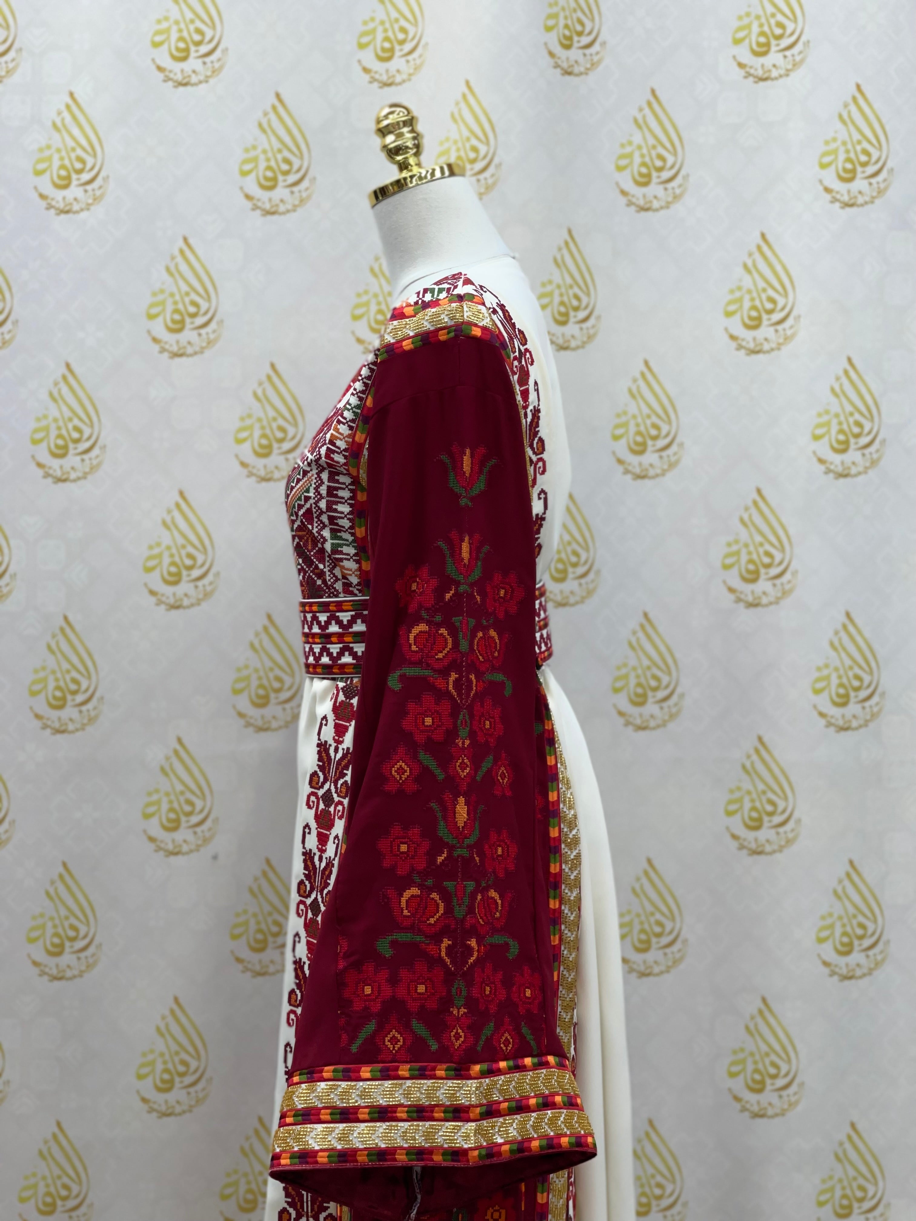 Jori Embroidered Thoub: Elegance and Cultural Heritage