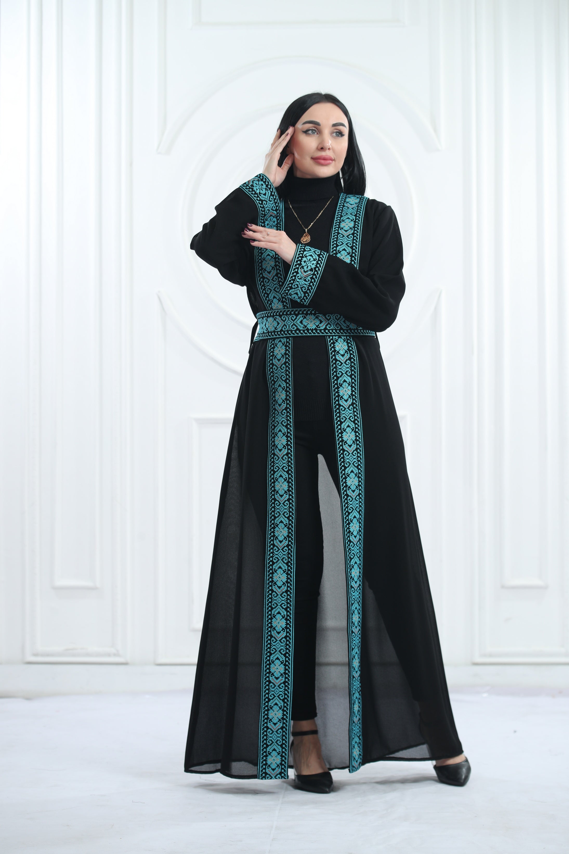 Hala Embroidered Bisht