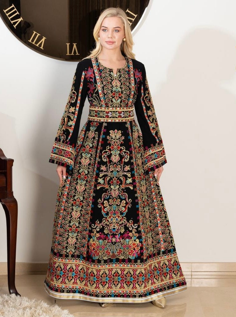 Full Embroidery Thoub: Traditional Elegance and Modern Style