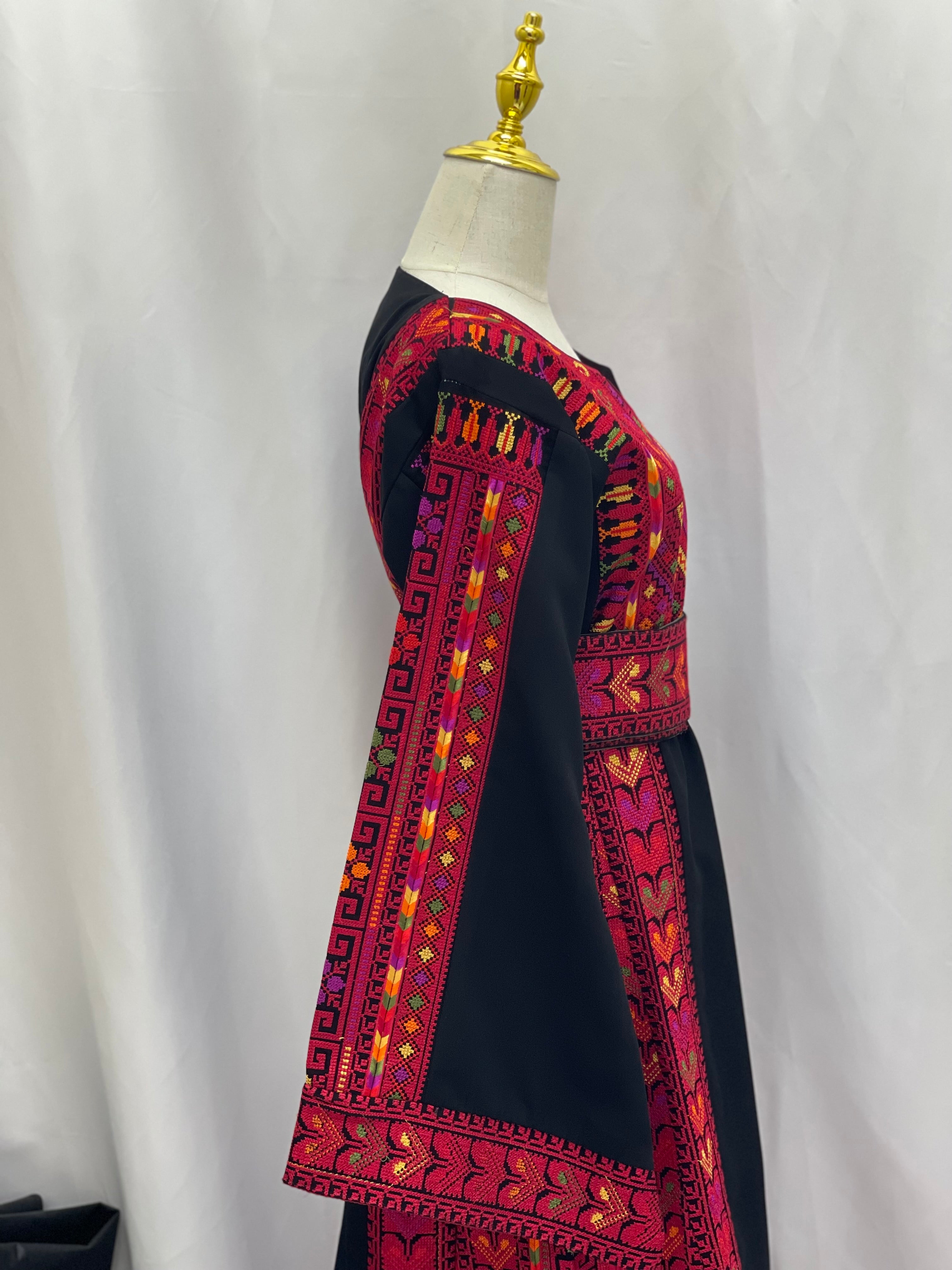 Unique Traditional Embroidered Thoub