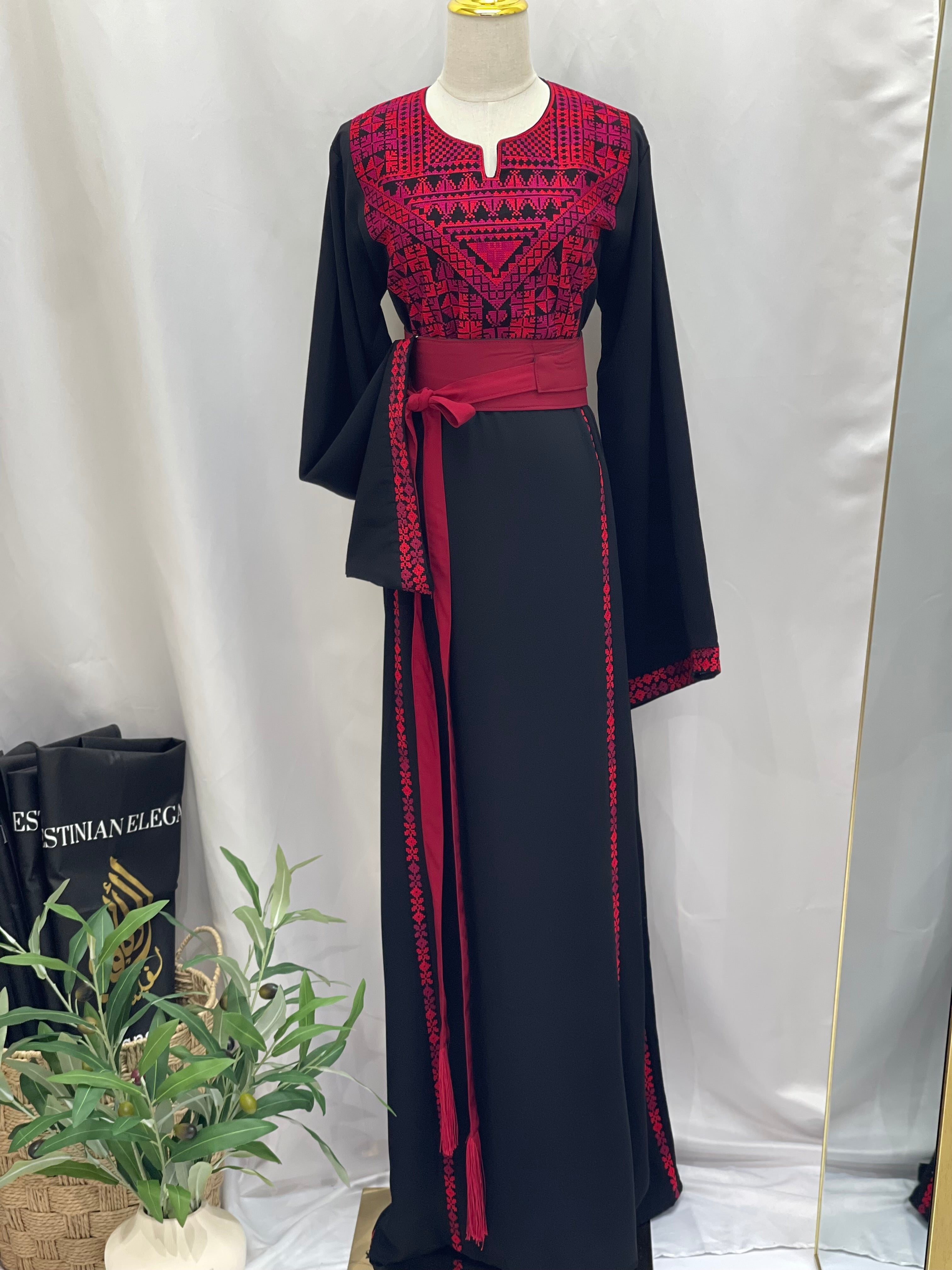 Simple Embroidered Heritage Thoub