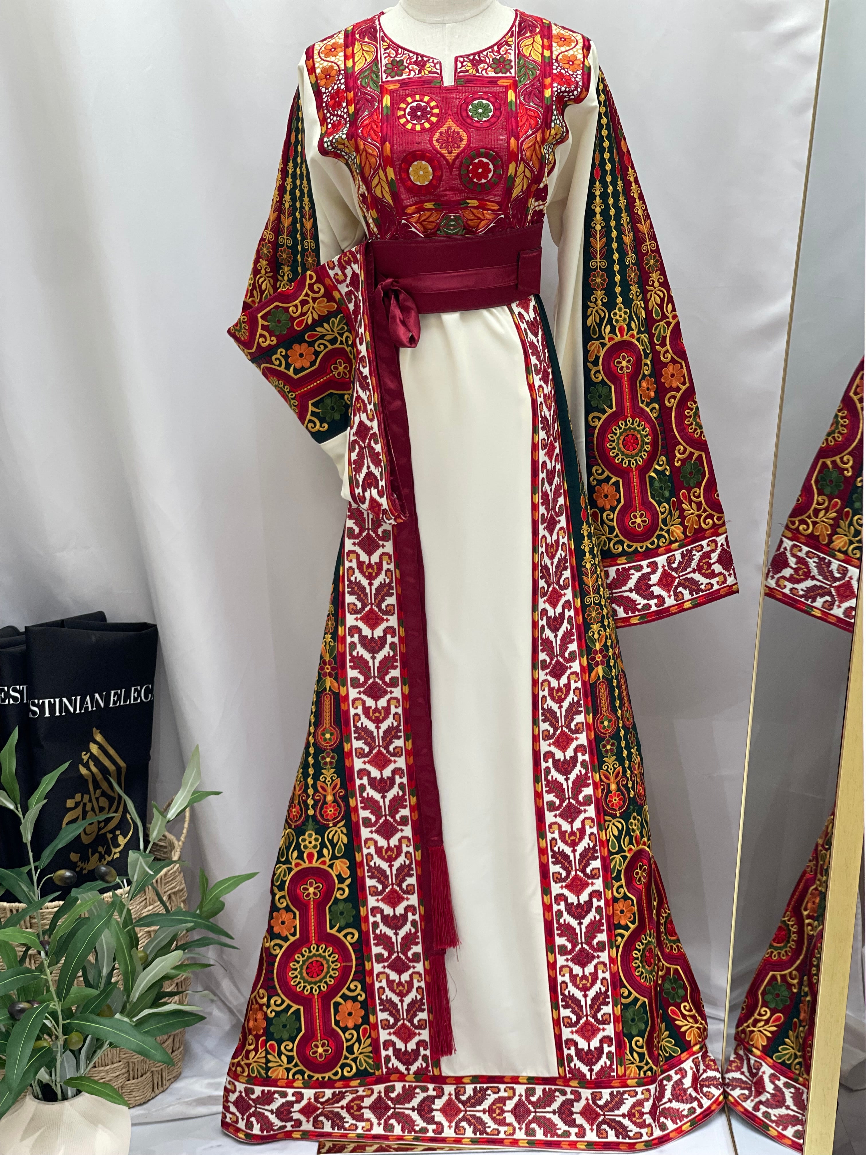 Embroidered Thoub Malaket Alsafa