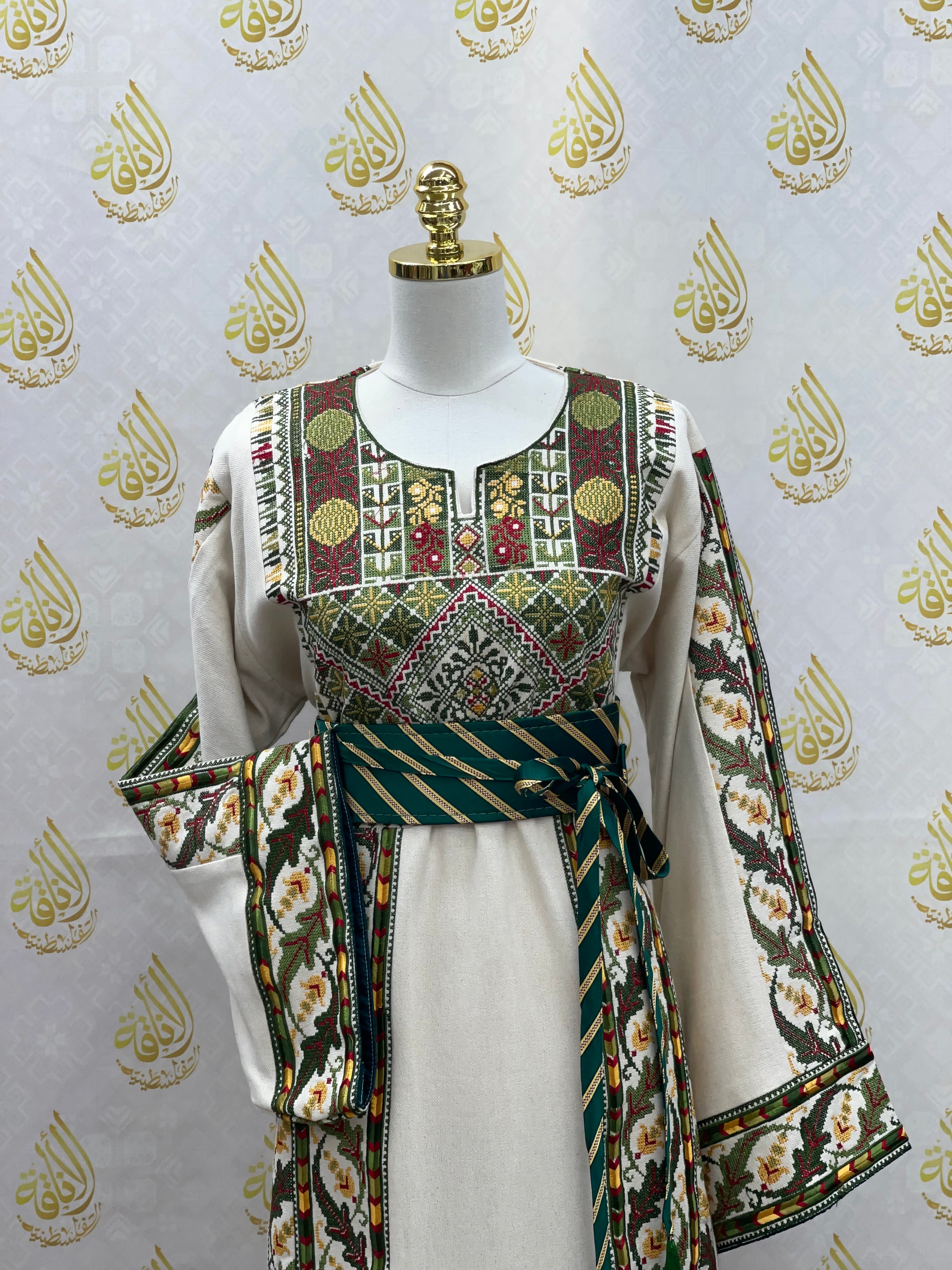 Etamin Embroidery Thoub: Exquisite Craftsmanship and Timeless Sophistication