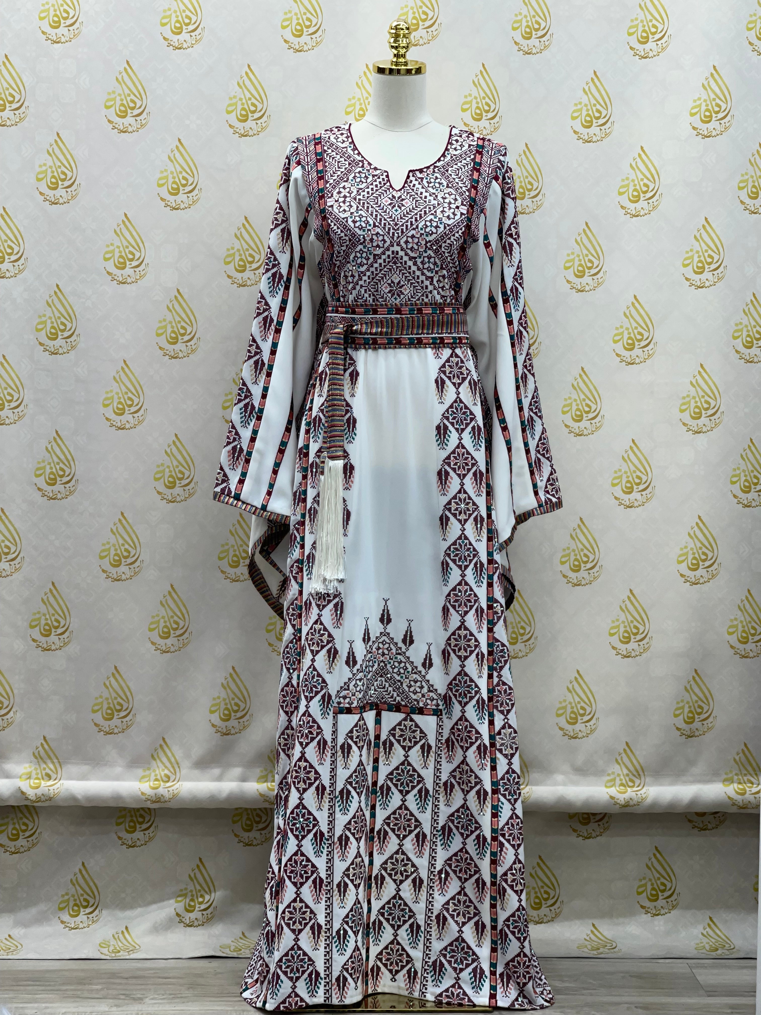 Embroidered Elegant Thoub