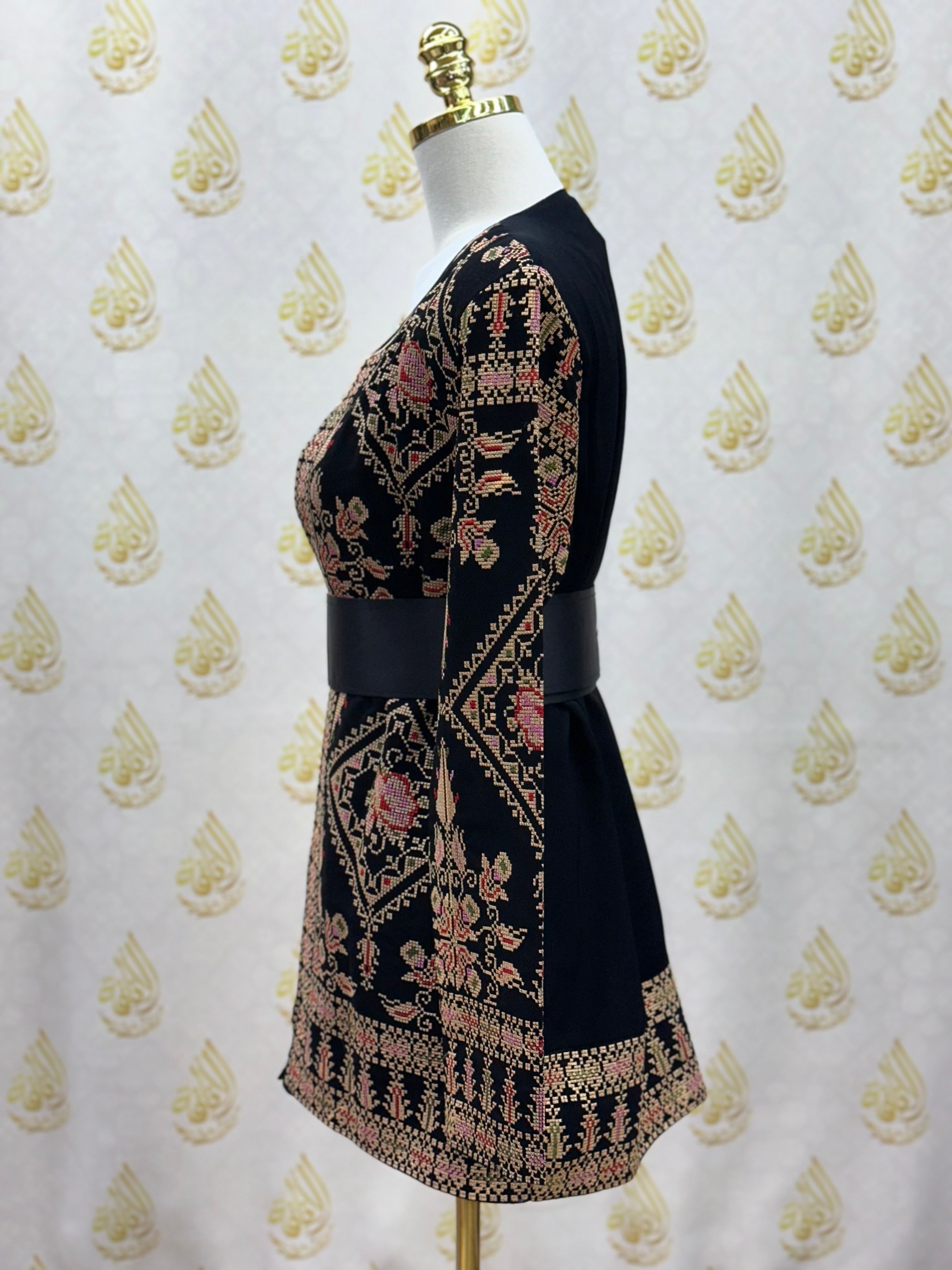 Sabaleh Women Tatreez Jacket: Cultural Heritage and Elegant Craftsmanship