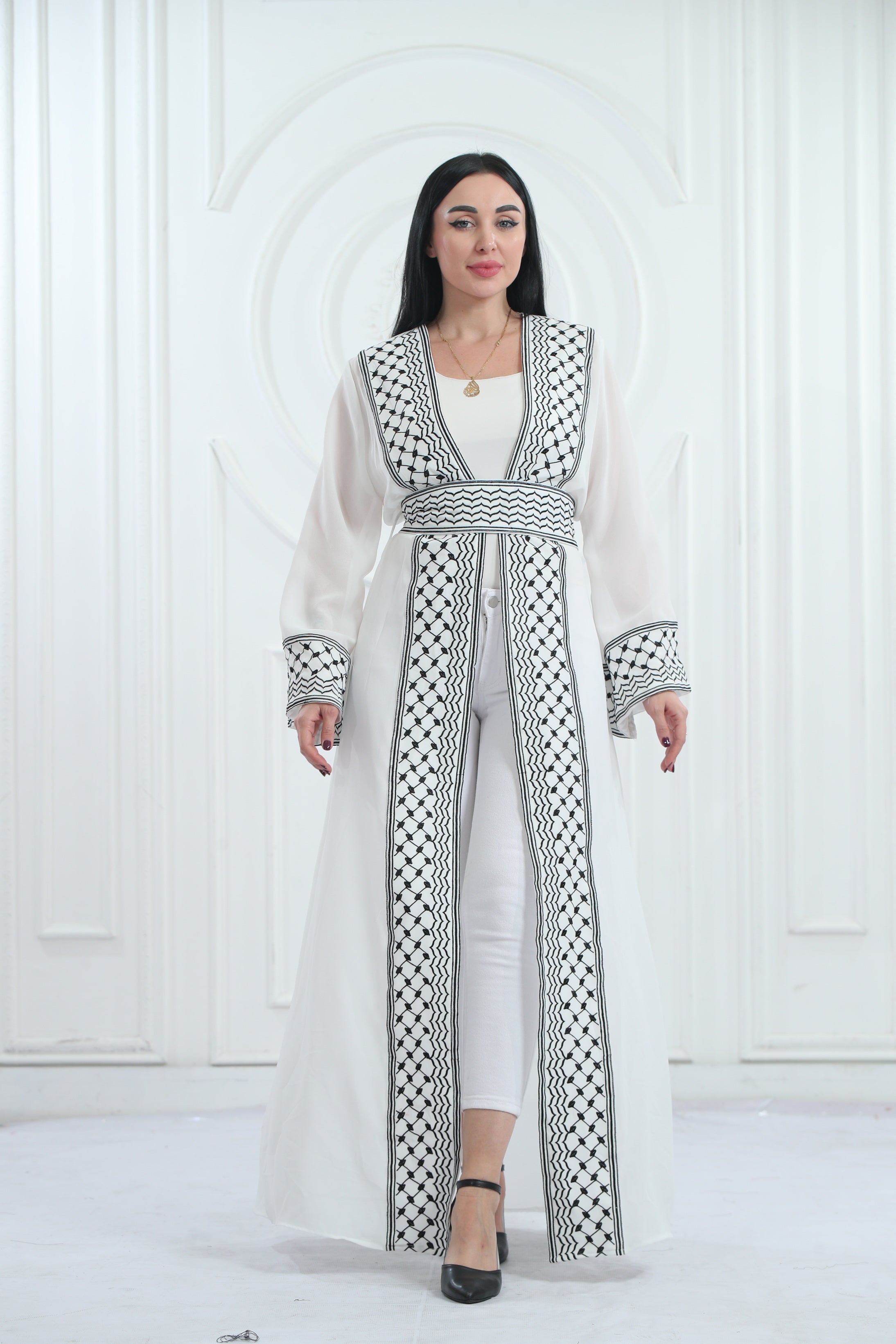 Kuffiyeh Embroidered Cardigan: Elegance and Versatile Comfort