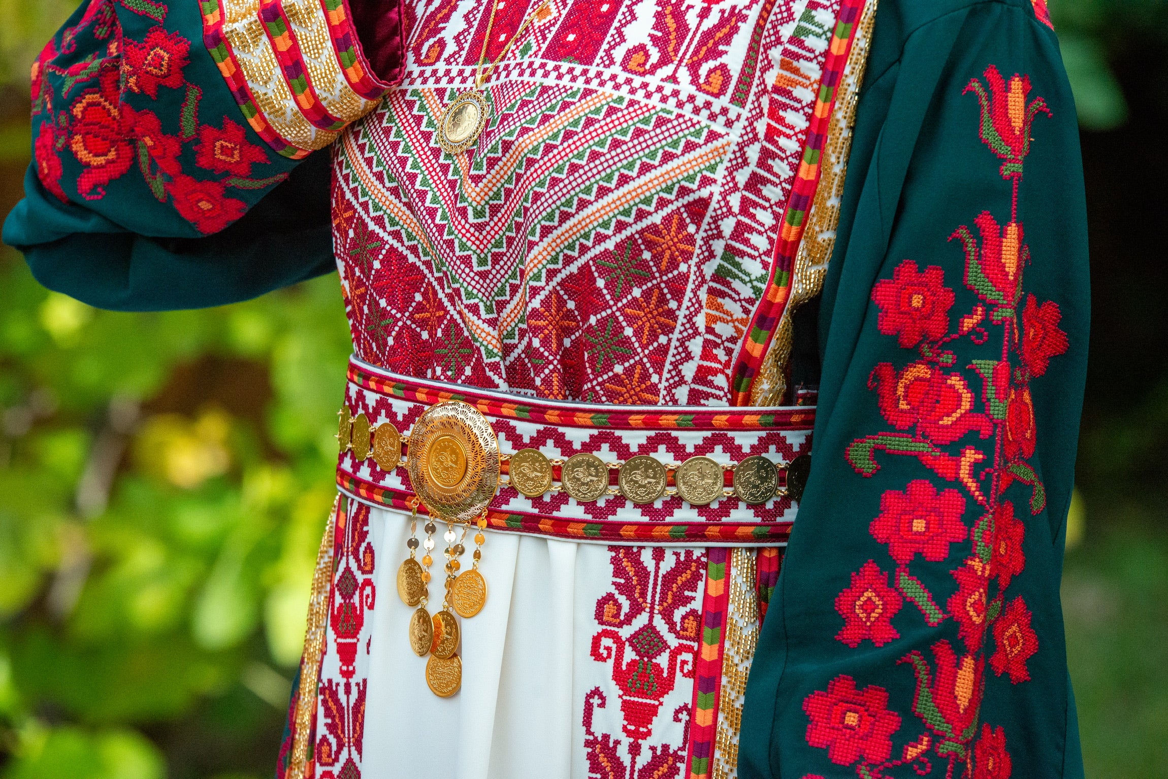 Jori Embroidered Thoub: Elegance and Cultural Heritage