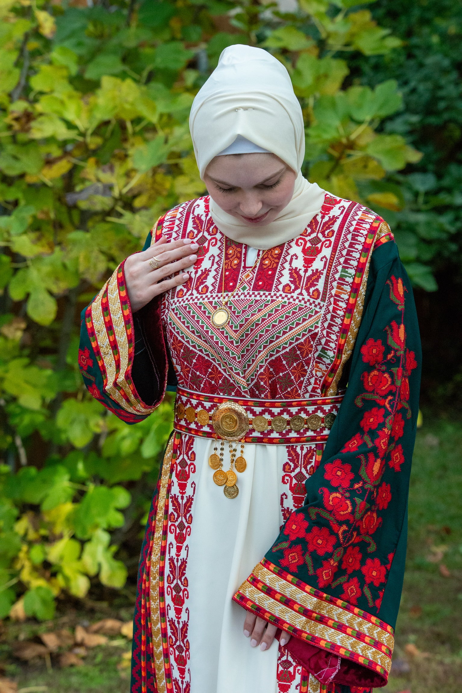 Jori Embroidered Thoub: Elegance and Cultural Heritage