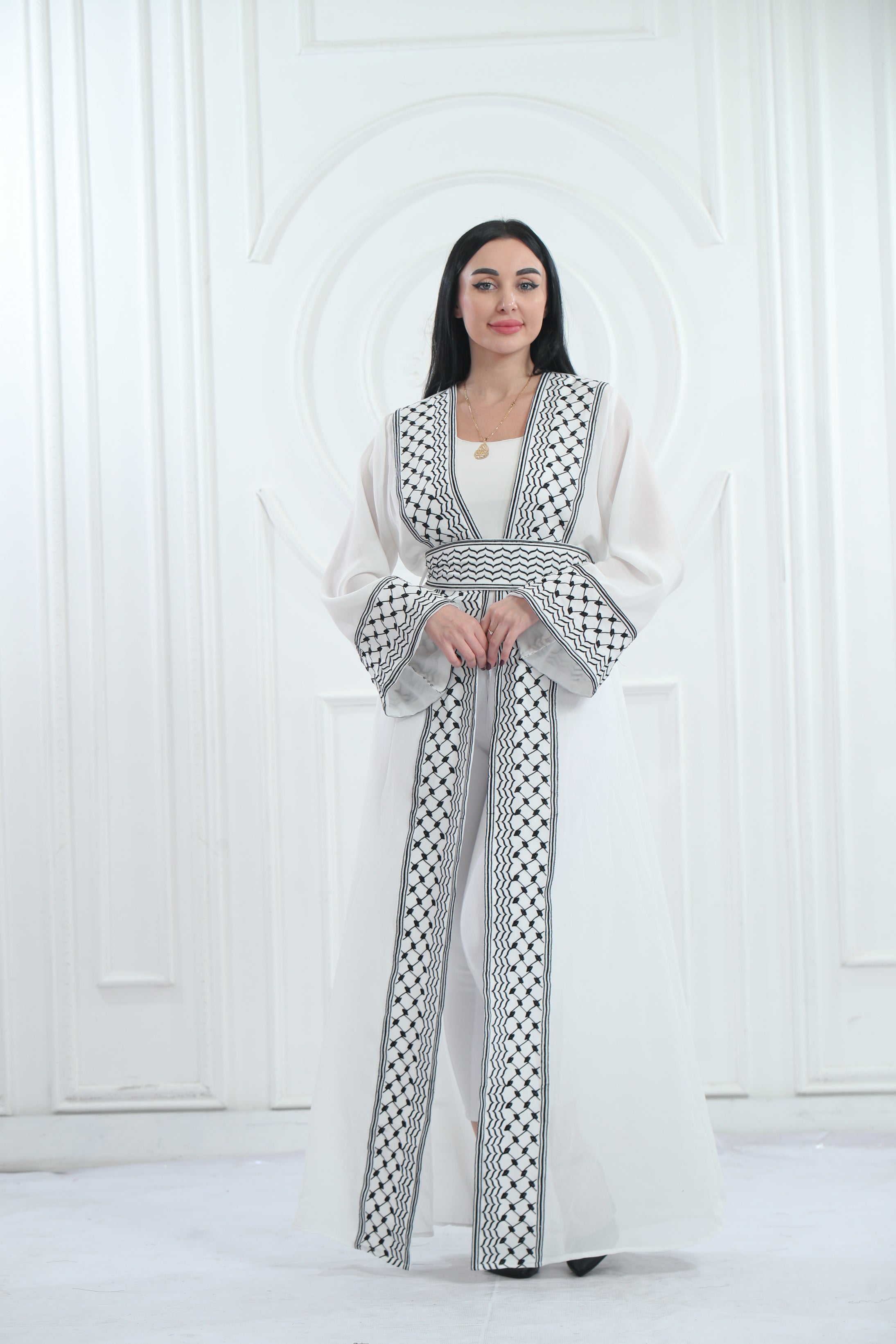 Kuffiyeh Embroidered Cardigan: Elegance and Versatile Comfort