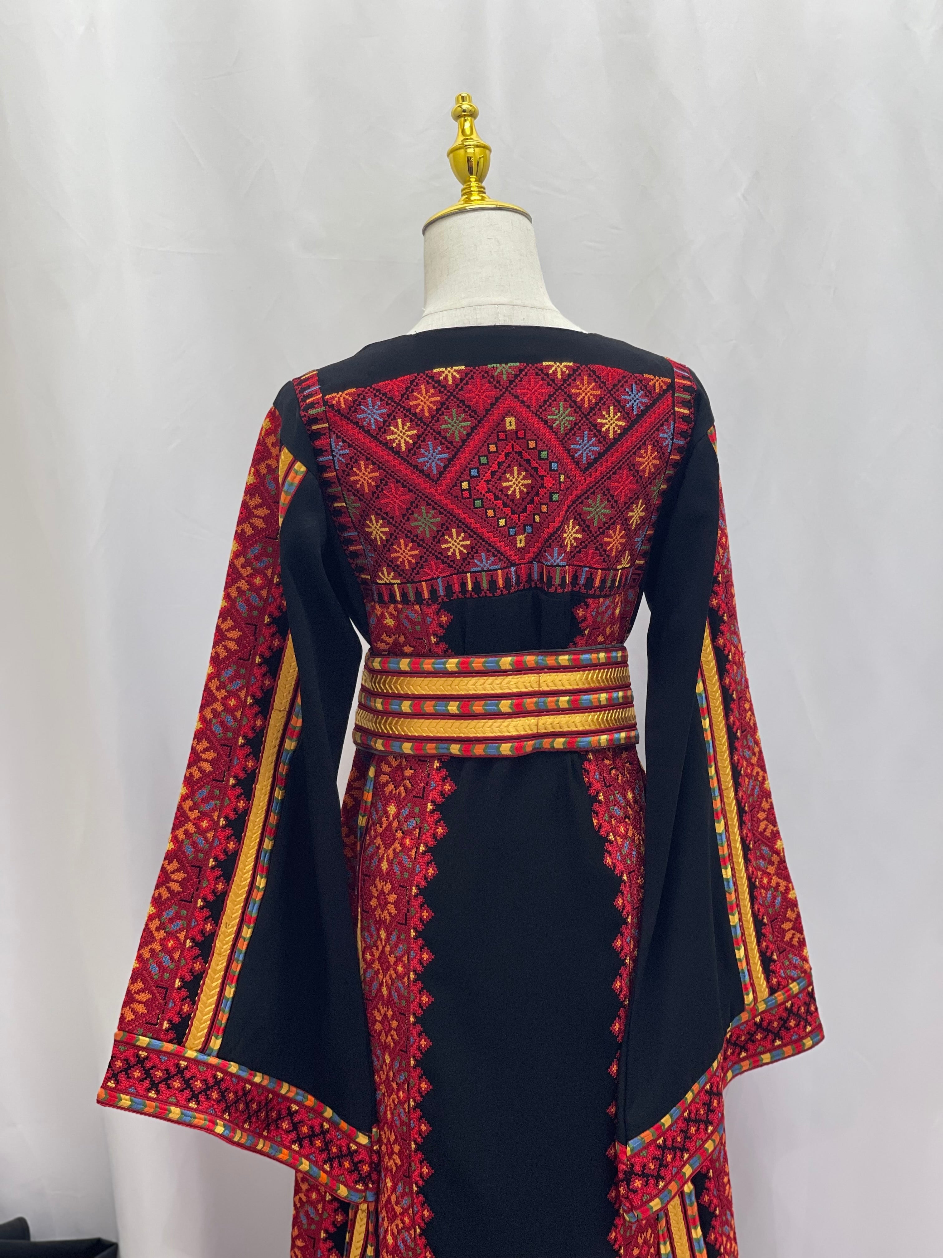 Authentic Heritage Embroidered Thoub