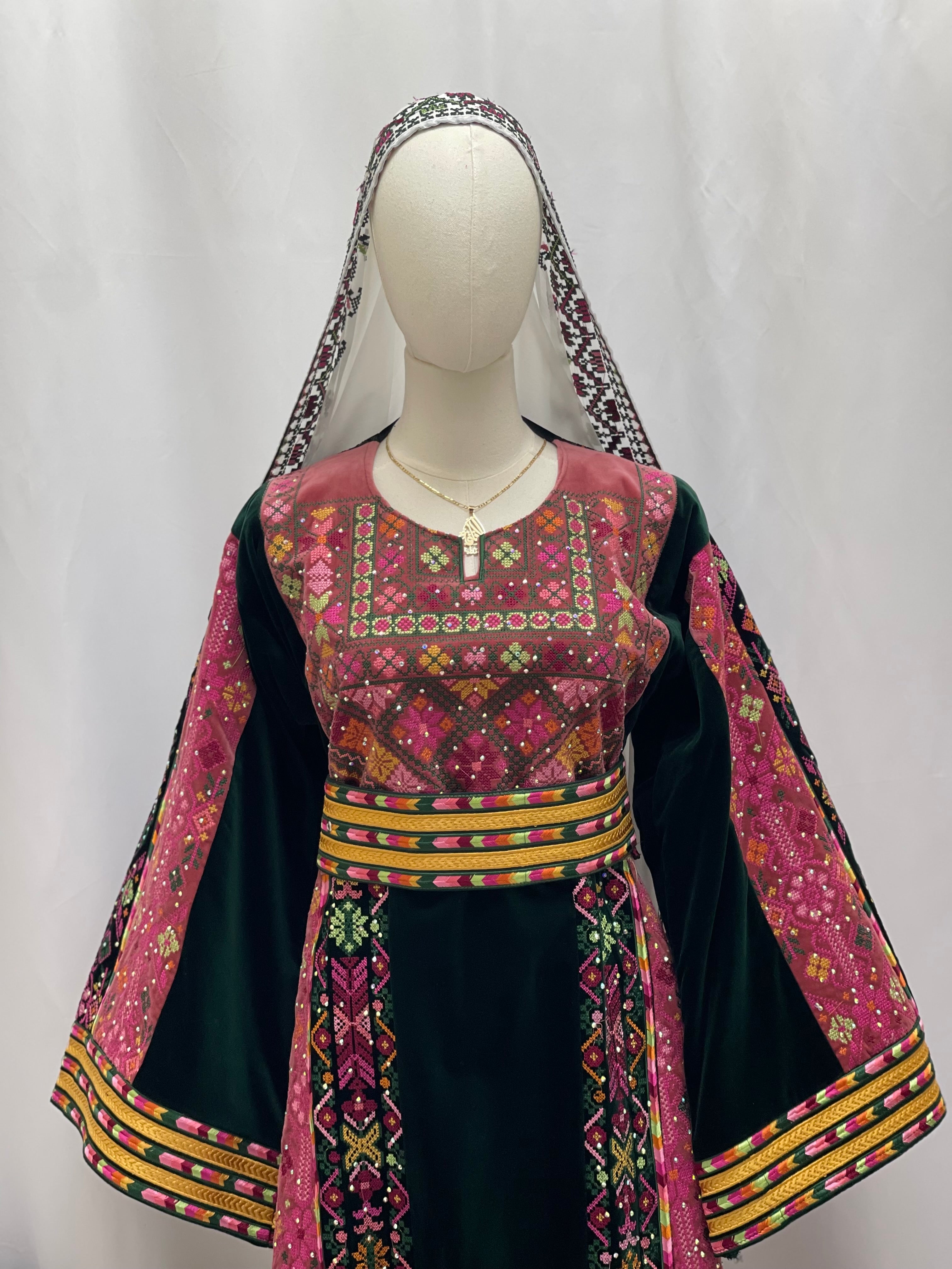 Embroidered Velvet Thoub With Skirt