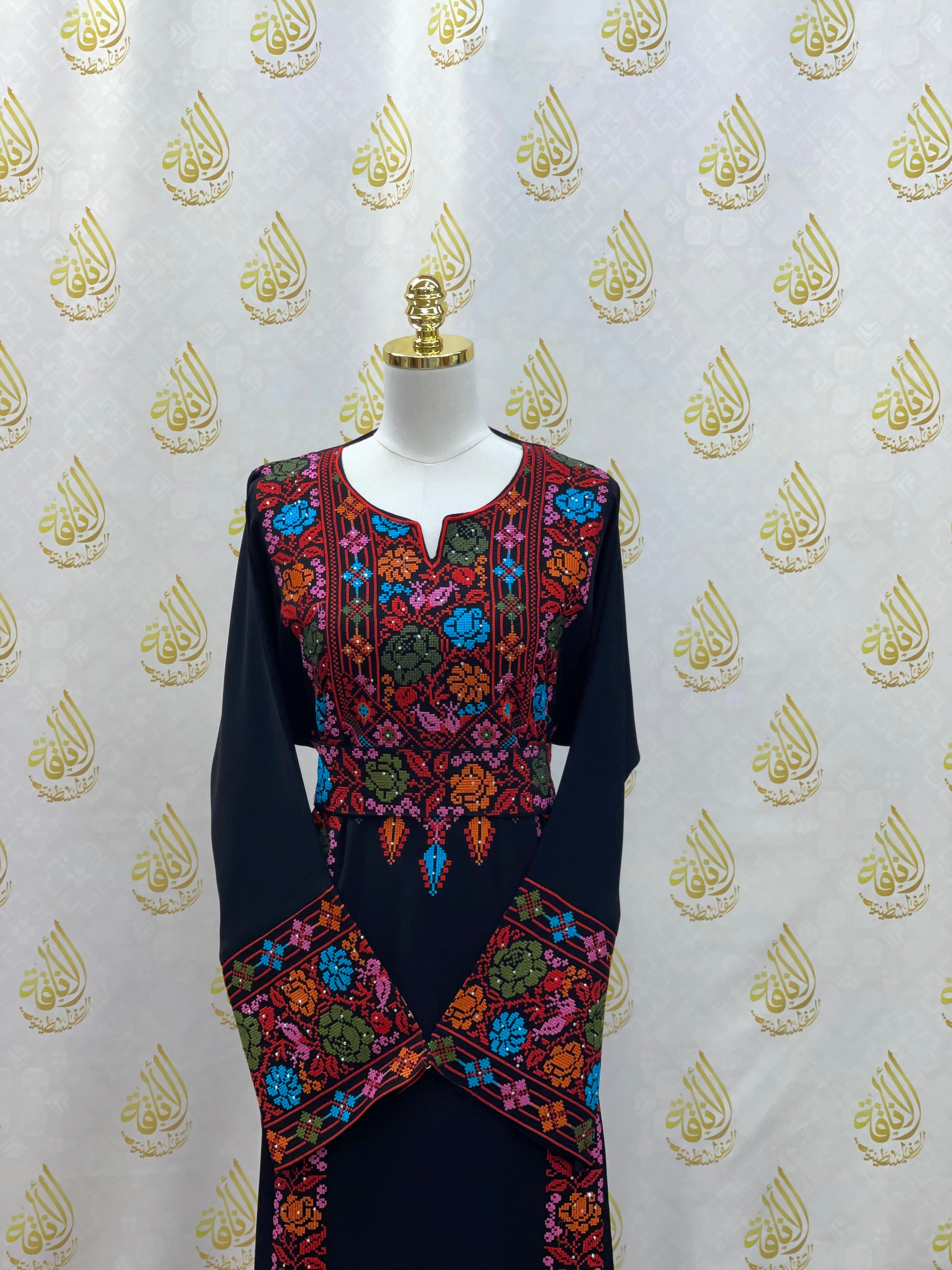 Hand-Embroidered Flower Abaya: Timeless Elegance and Craftsmanship