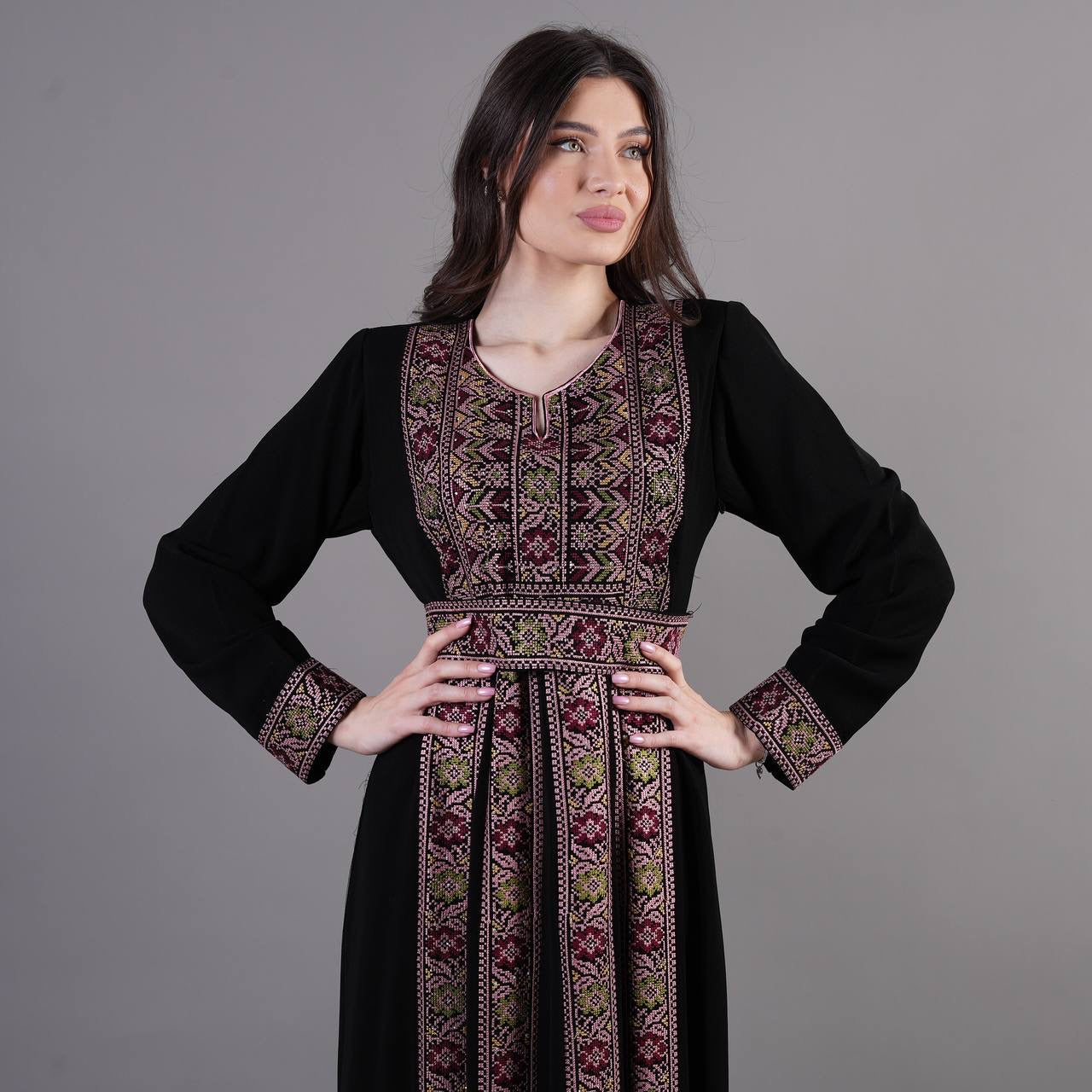 Abaya 4 Veins Tatreez: Cultural Sophistication and Timeless Elegance