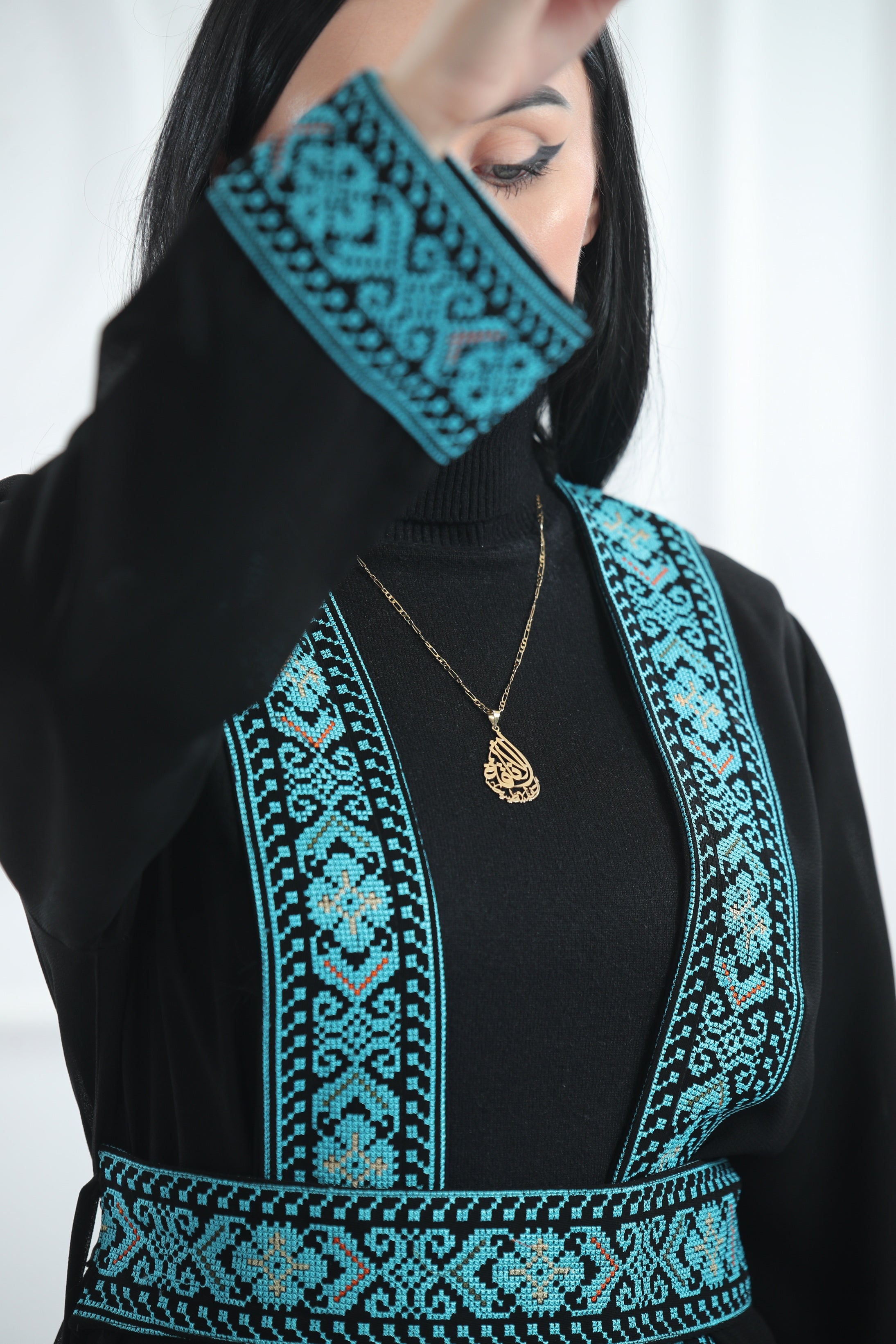 Hala Embroidered Bisht