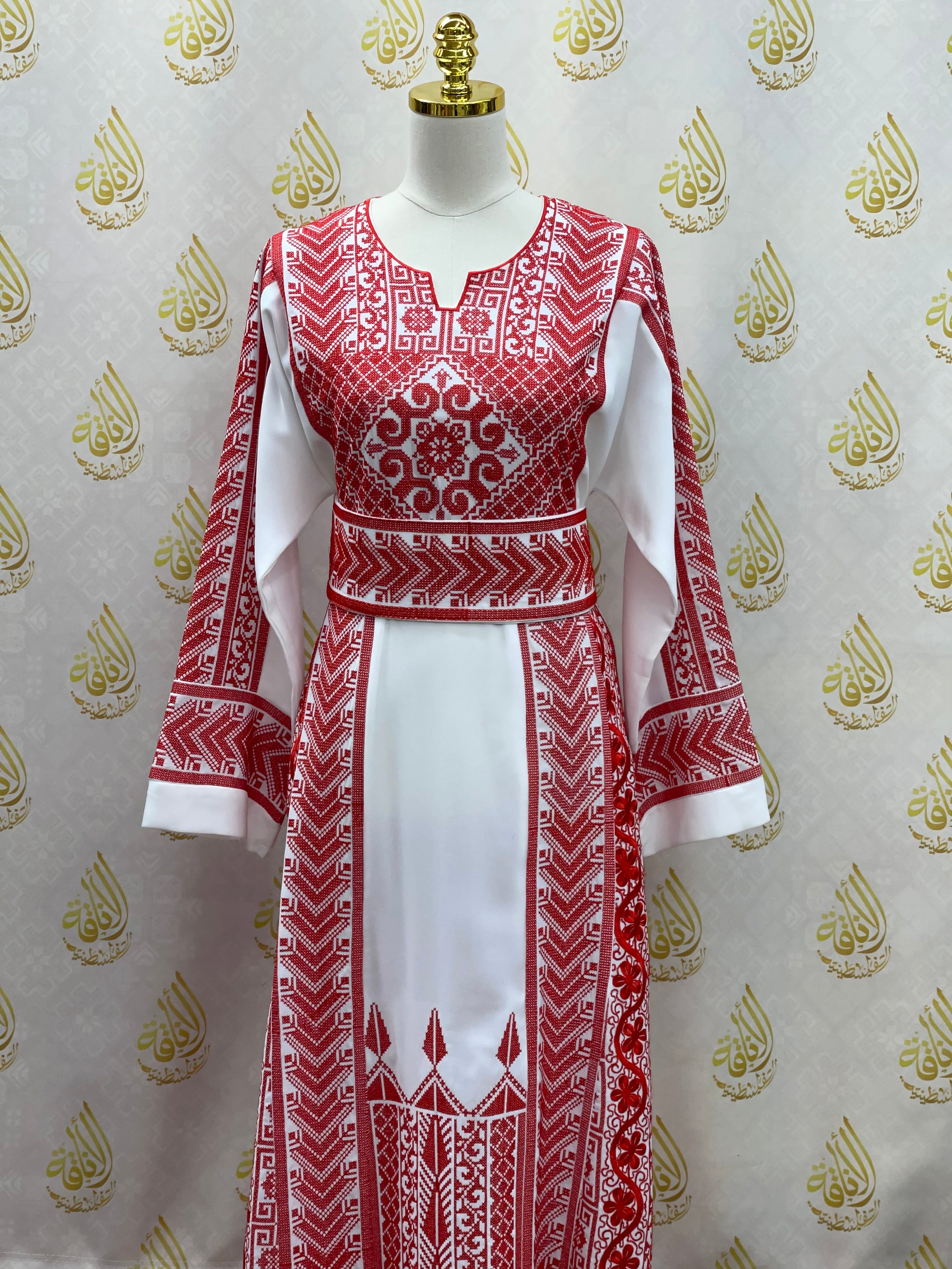 Unique Embroidered Thoub: Elegance & Cultural Heritage