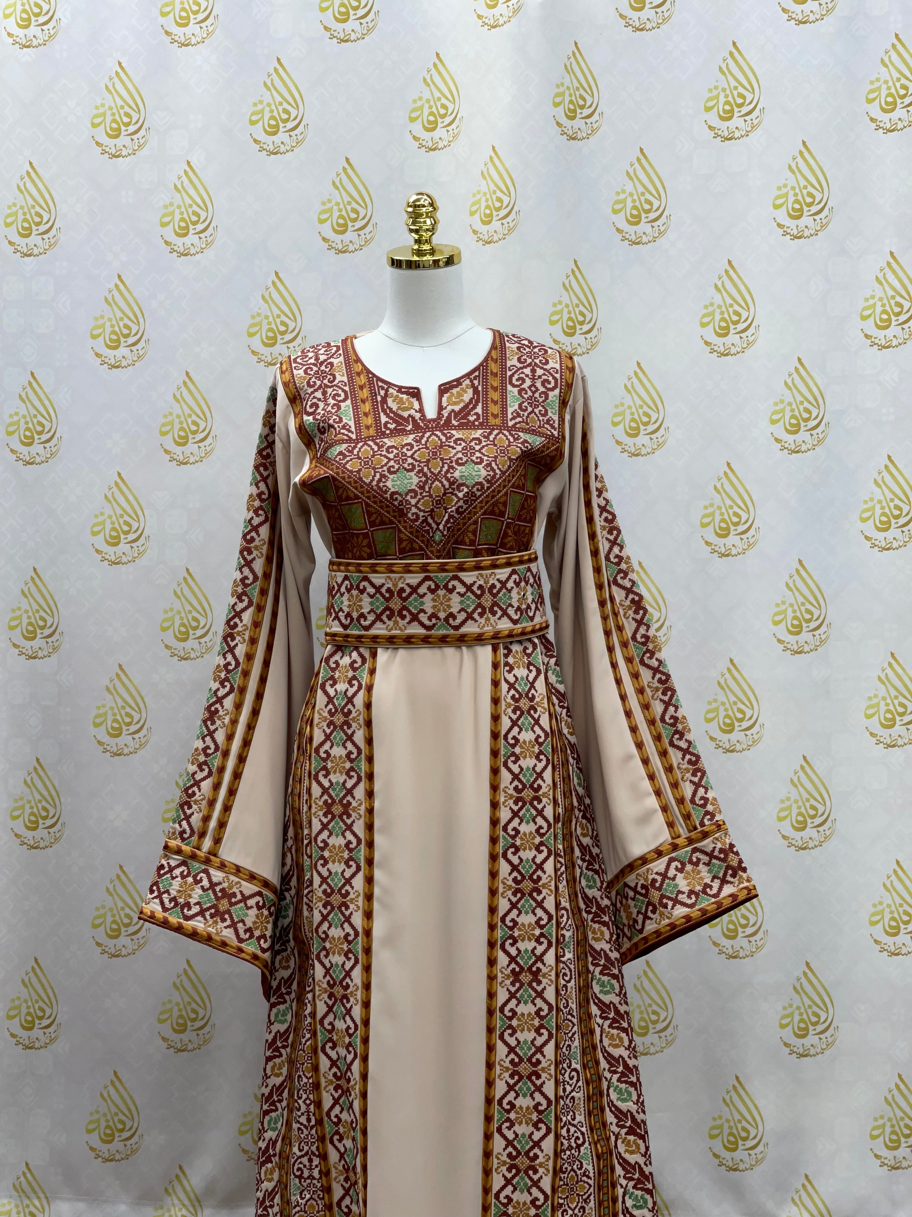 Wide Sleeves Embroidered Thoub: Luxurious Comfort and Timeless Style