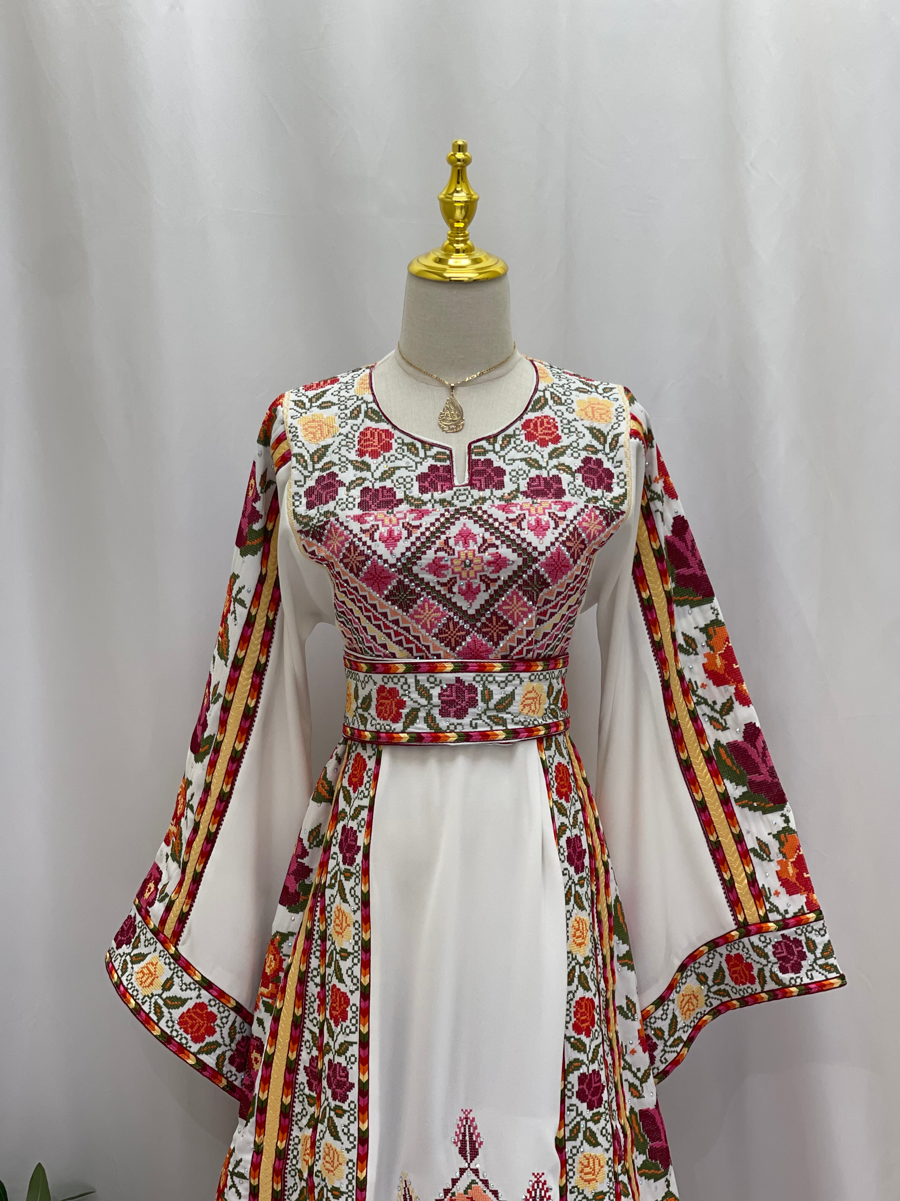 Roses Embroidered Thoub