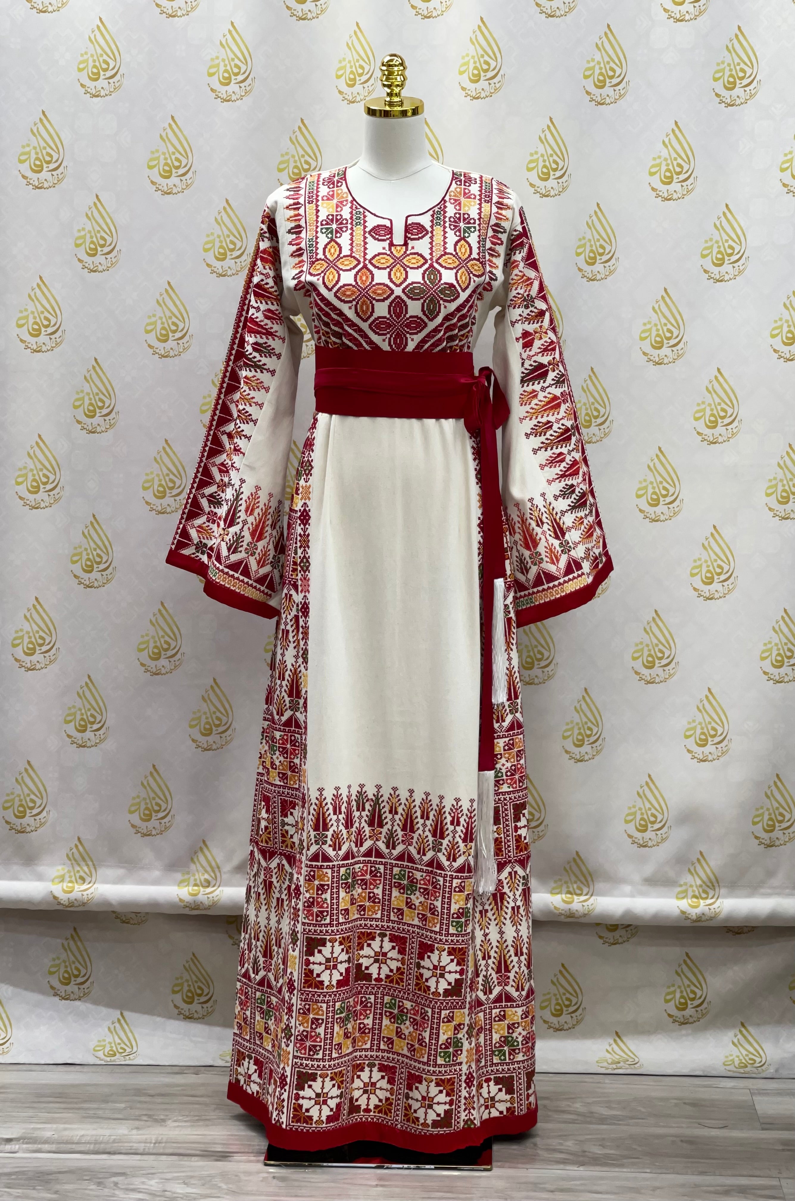 Embroidered Etamin Thoub