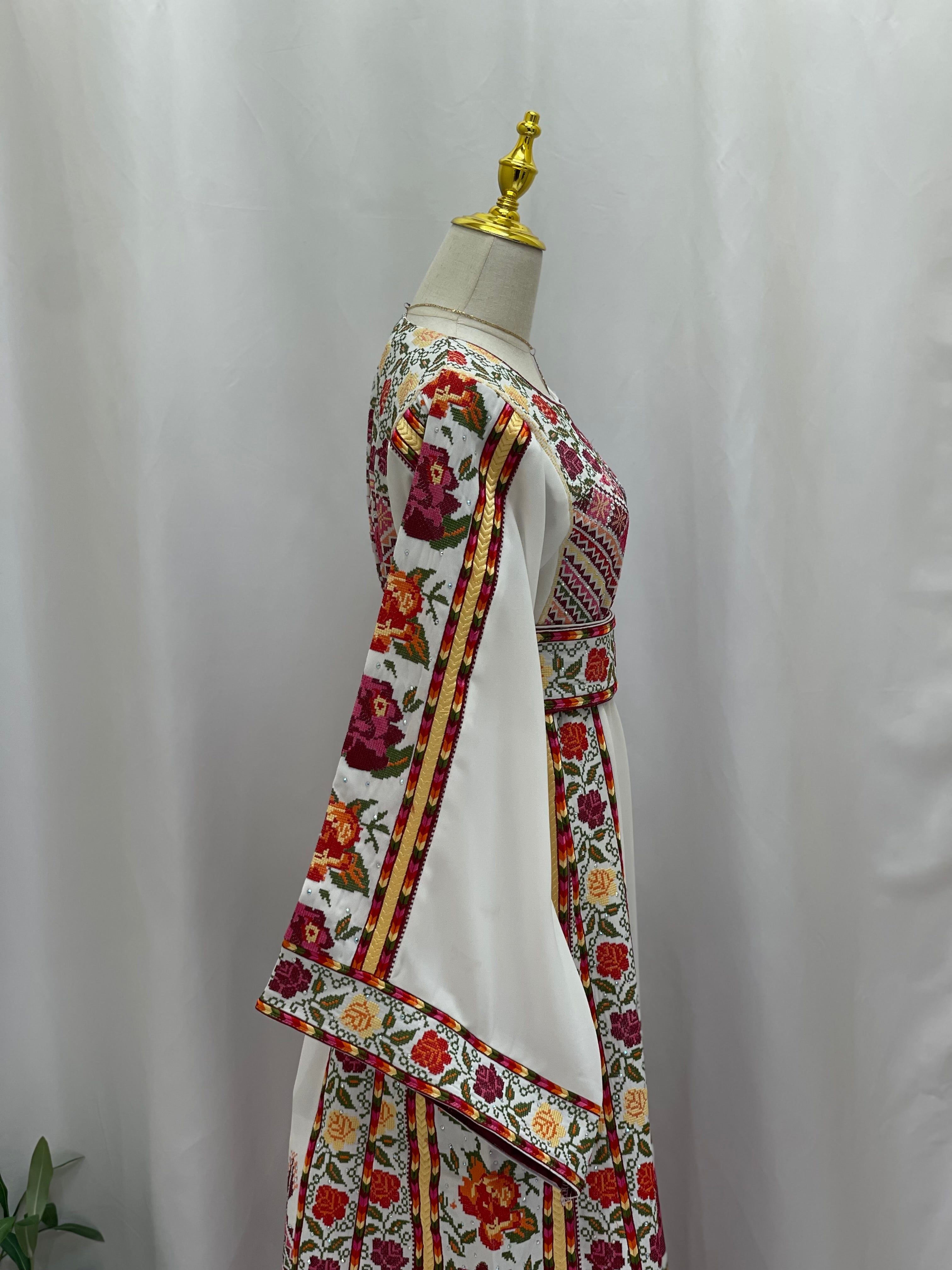 Roses Embroidered Thoub