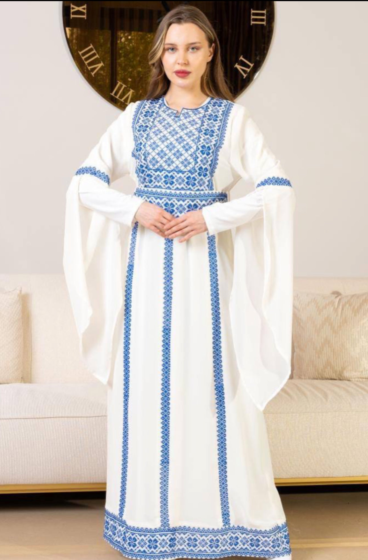 Elegant Tatreez Dress with Long Sleeves: Traditional Craftsmanship and Modern Elegance Palestinian Elegance