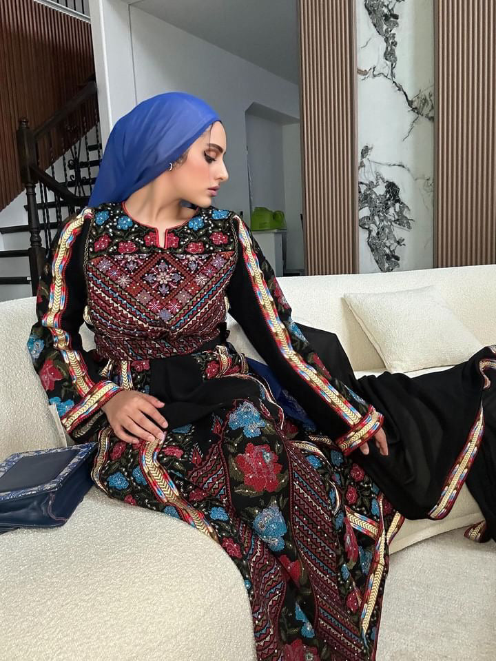Embroidery Thoub With Cape