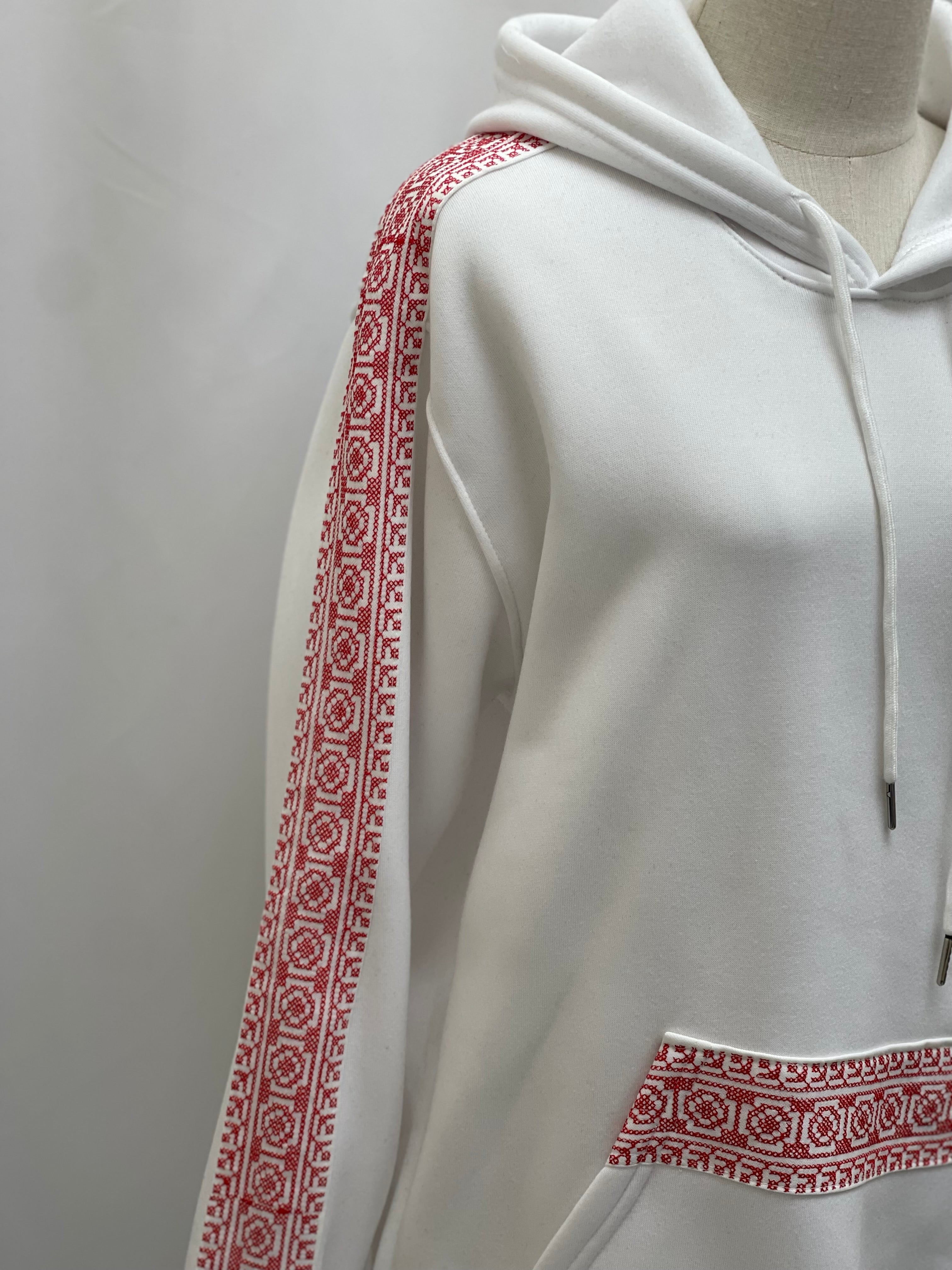 High-Quality White Tatreez Hoodie: Tradition Meets Modern Style